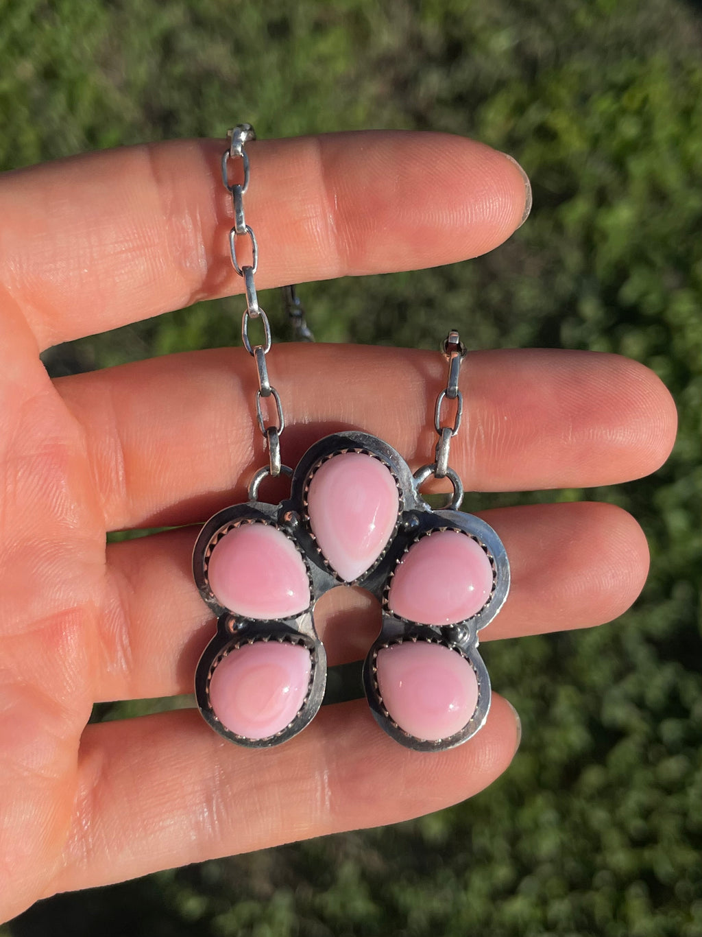Pink Conch Naja Necklace | Petite Cluster Drop | 925 Silver E578