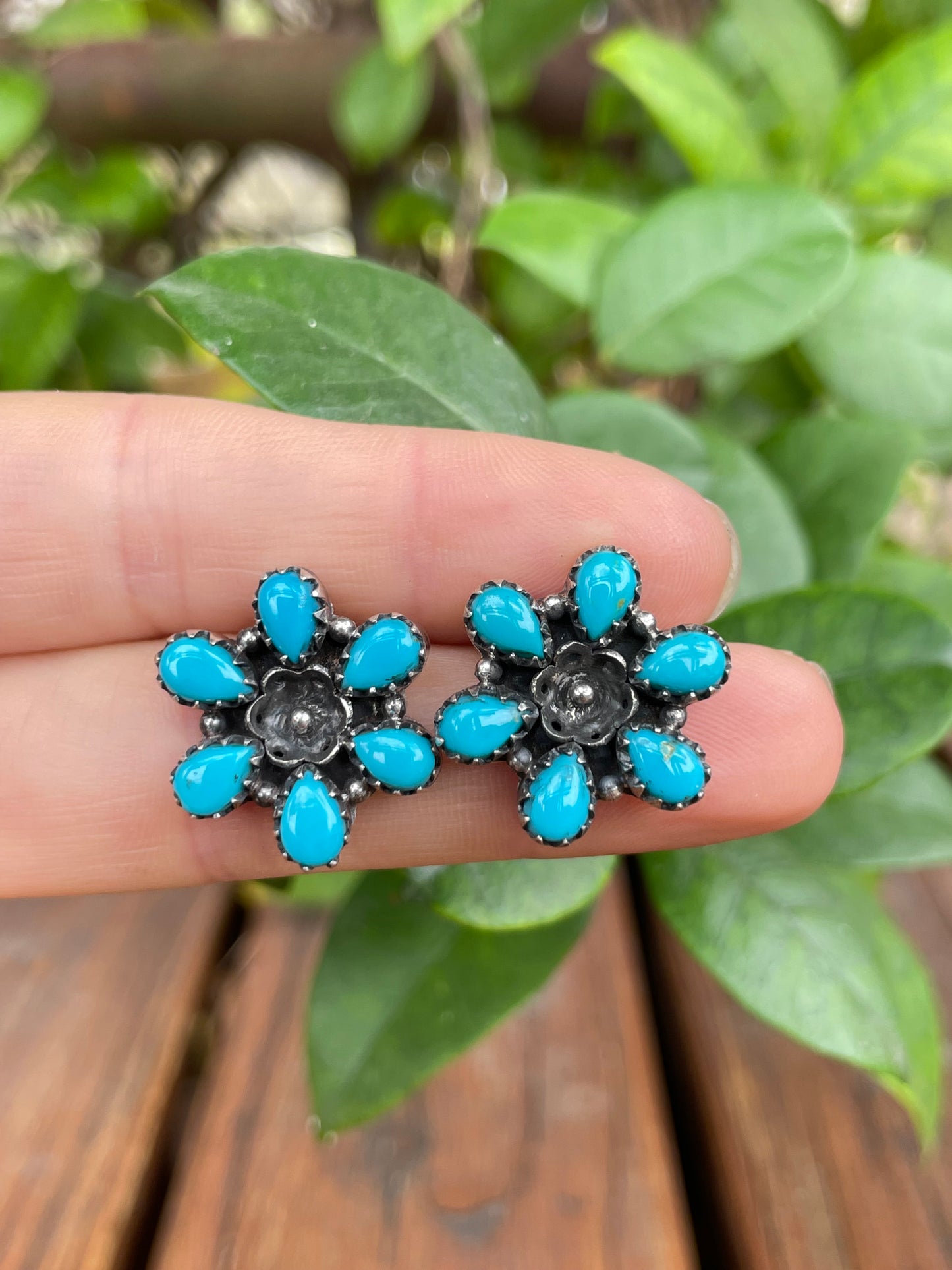 Kingman Turquoise Flower Stud Earrings | 925 Sterling Silver B973