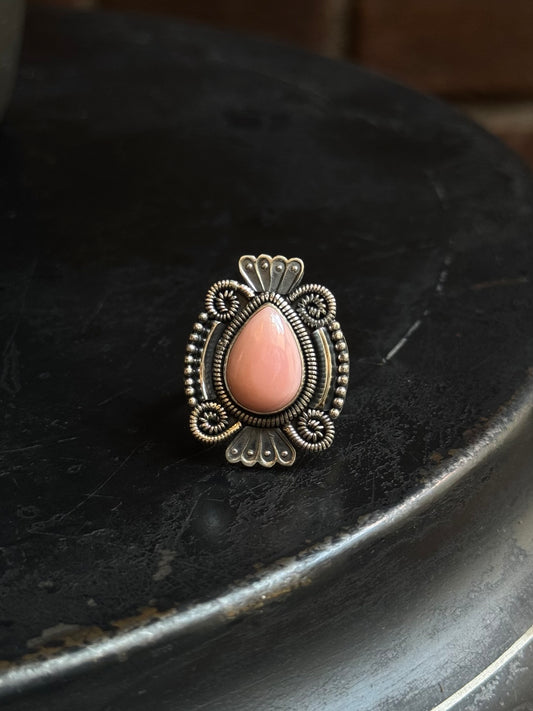 Pink Conch Tear Drop Ring | 925 Sterling Silver | Size 9 C319