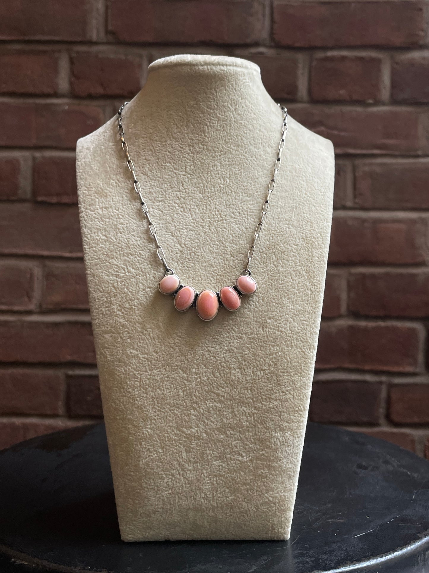 Pink Conch Necklace | Graduated Teardrop Bar | 925 Silver E582