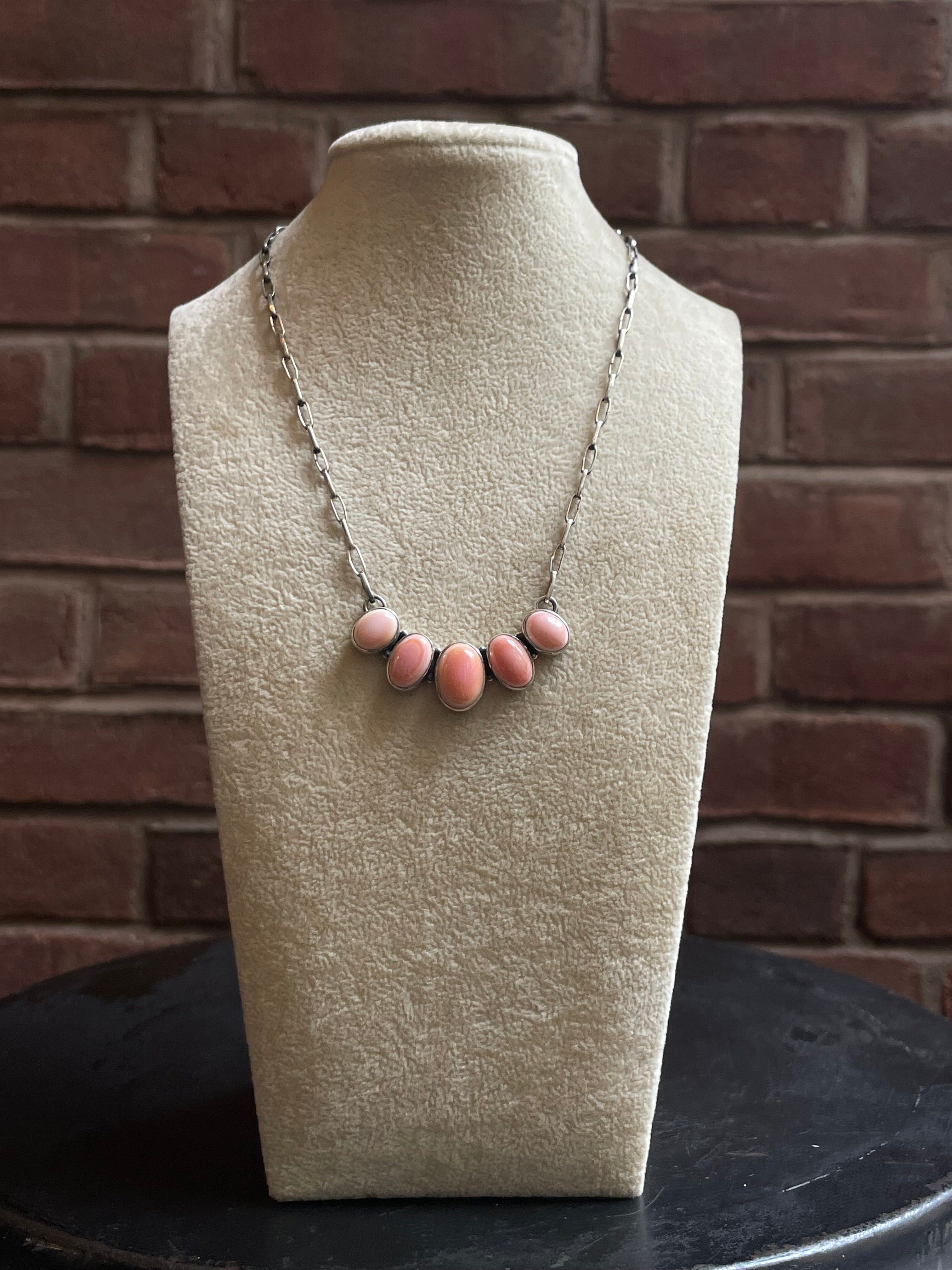 Pink Conch Necklace | Graduated Teardrop Bar | 925 Silver E582