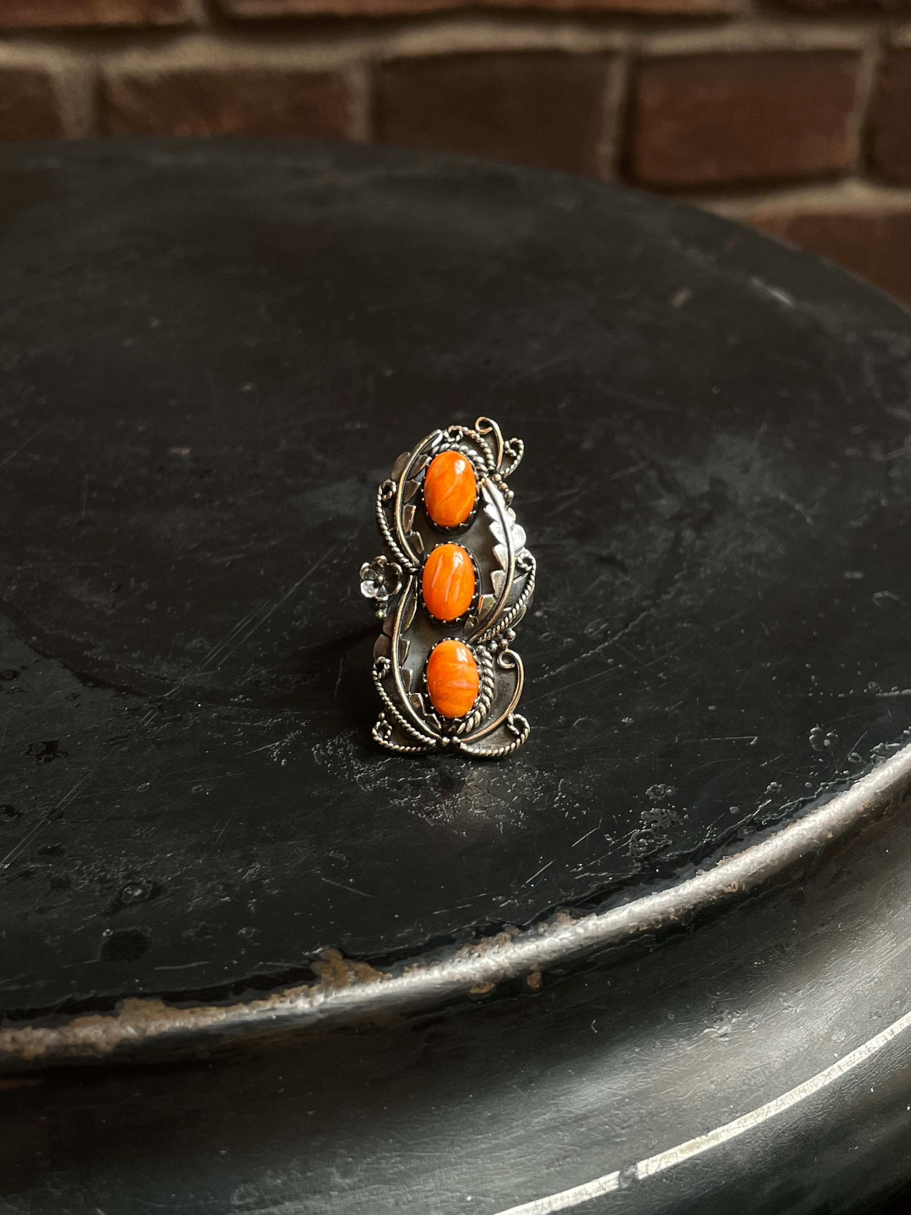 Spiny Oyster Feather Ring Size 8.5 | 925 Sterling Silver C951