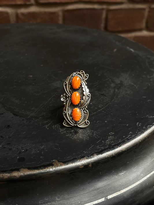 Spiny Oyster Feather Ring Size 8.5 | 925 Sterling Silver C951