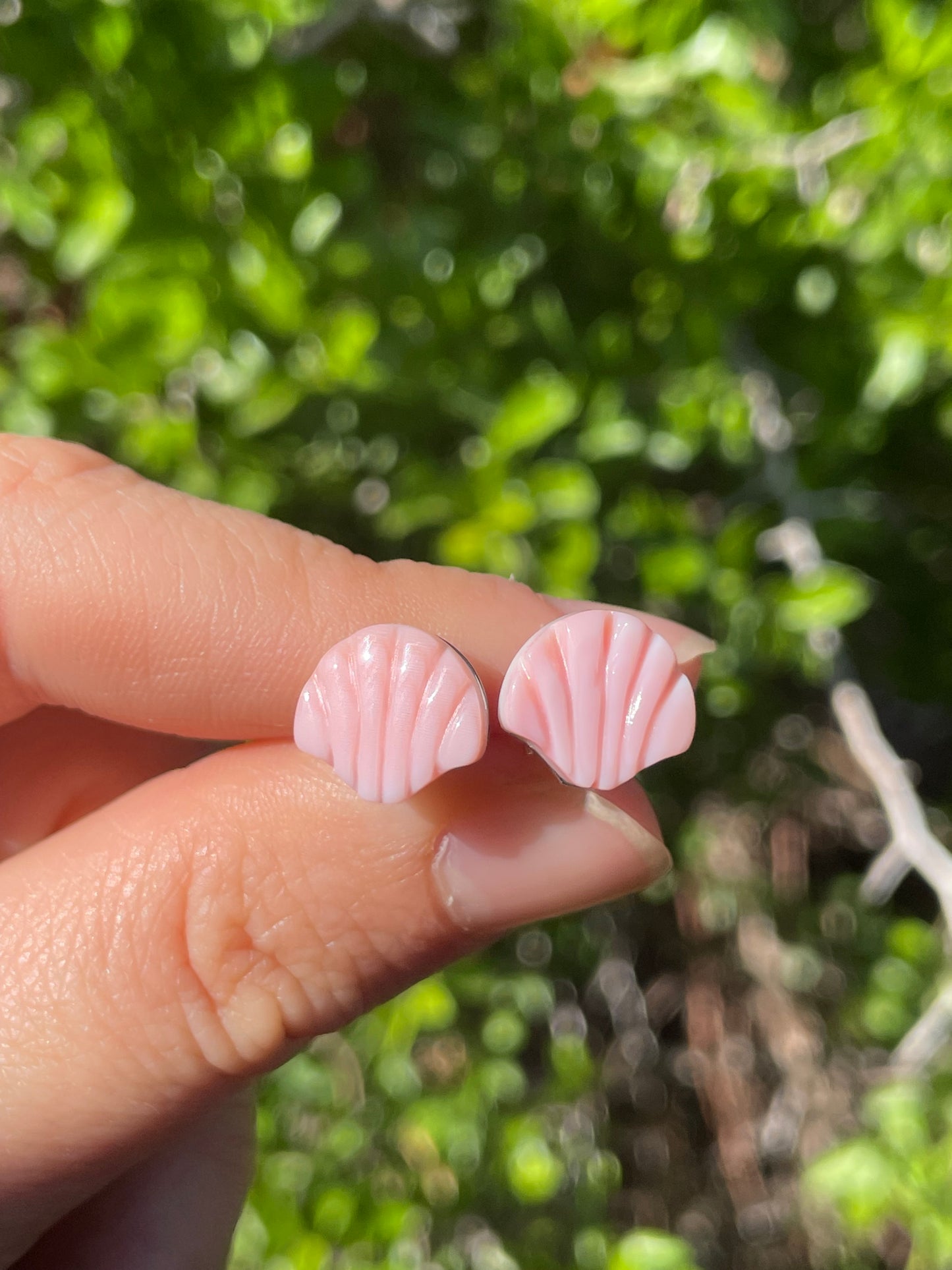 Pink Conch Shell Stud Earrings | 925 Sterling Silver B600