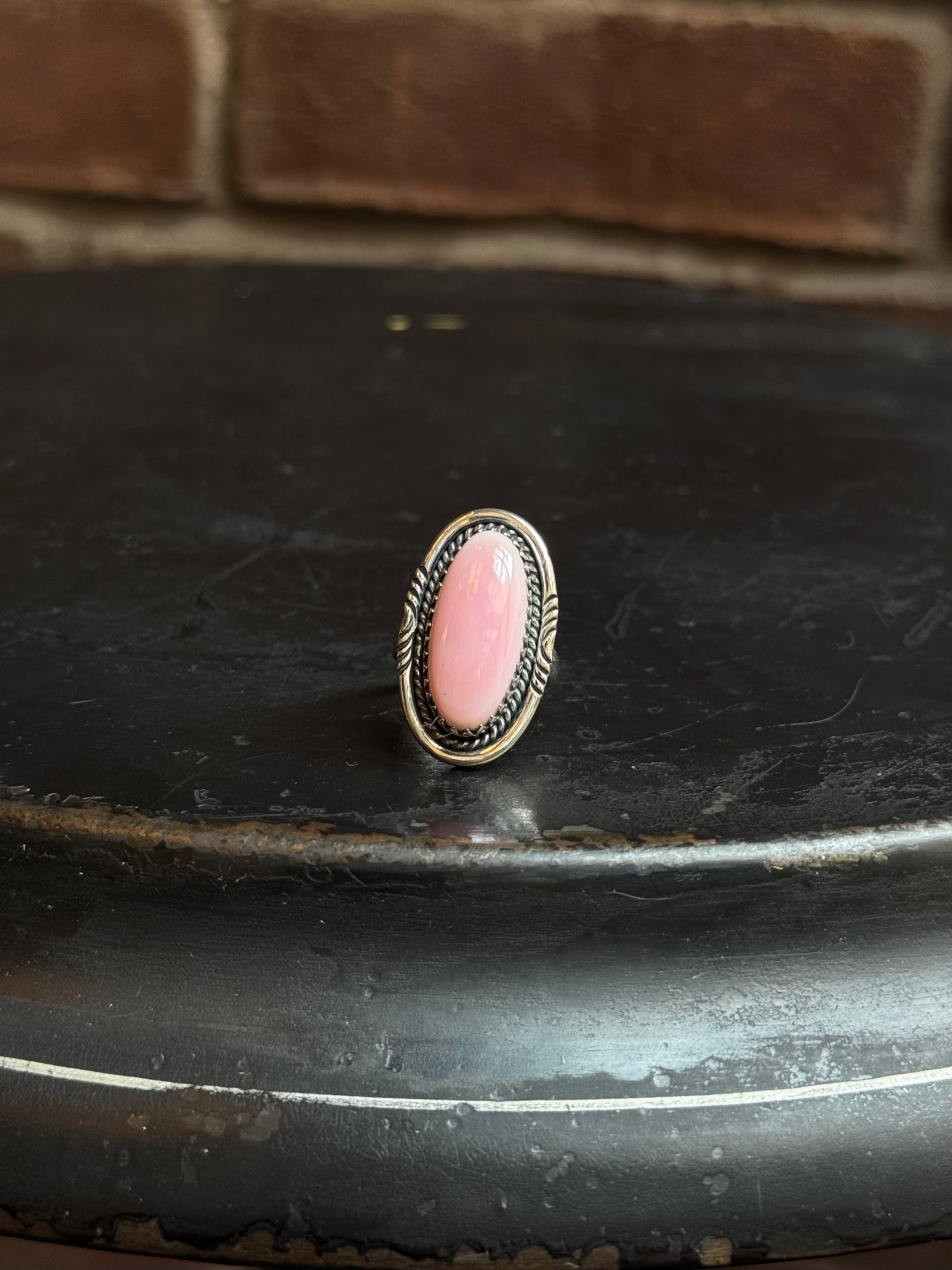 Pink Conch Oval Ring | 925 Sterling Silver | Size 6 C199