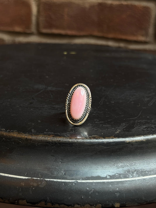 Pink Conch Oval Ring | 925 Sterling Silver | Size 6 C199