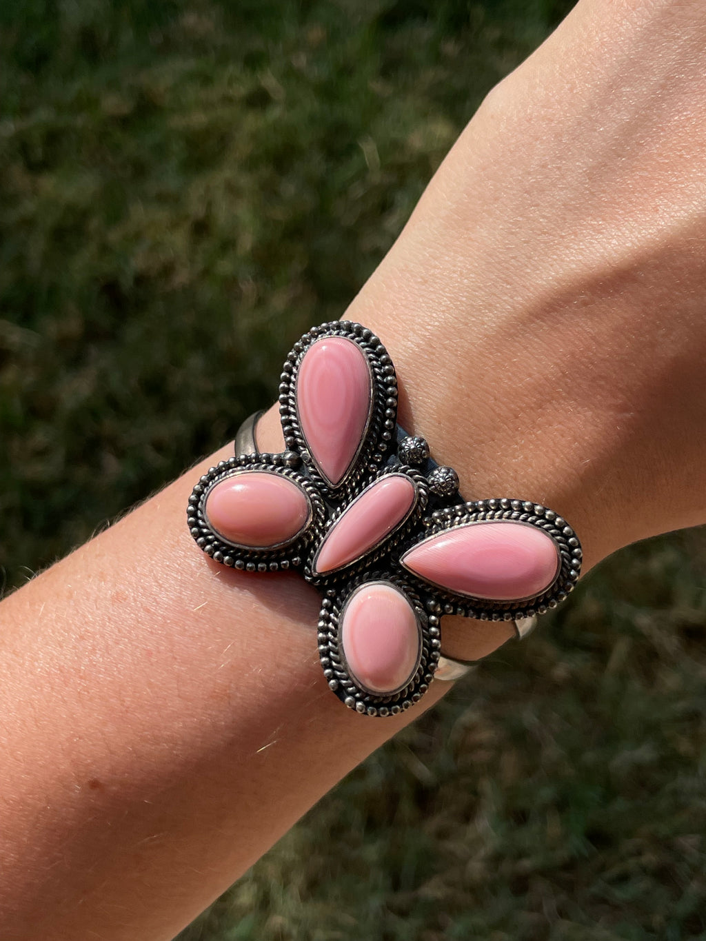 Pink Conch Five-Stone Cluster Cuff | 925 Sterling Silver D324