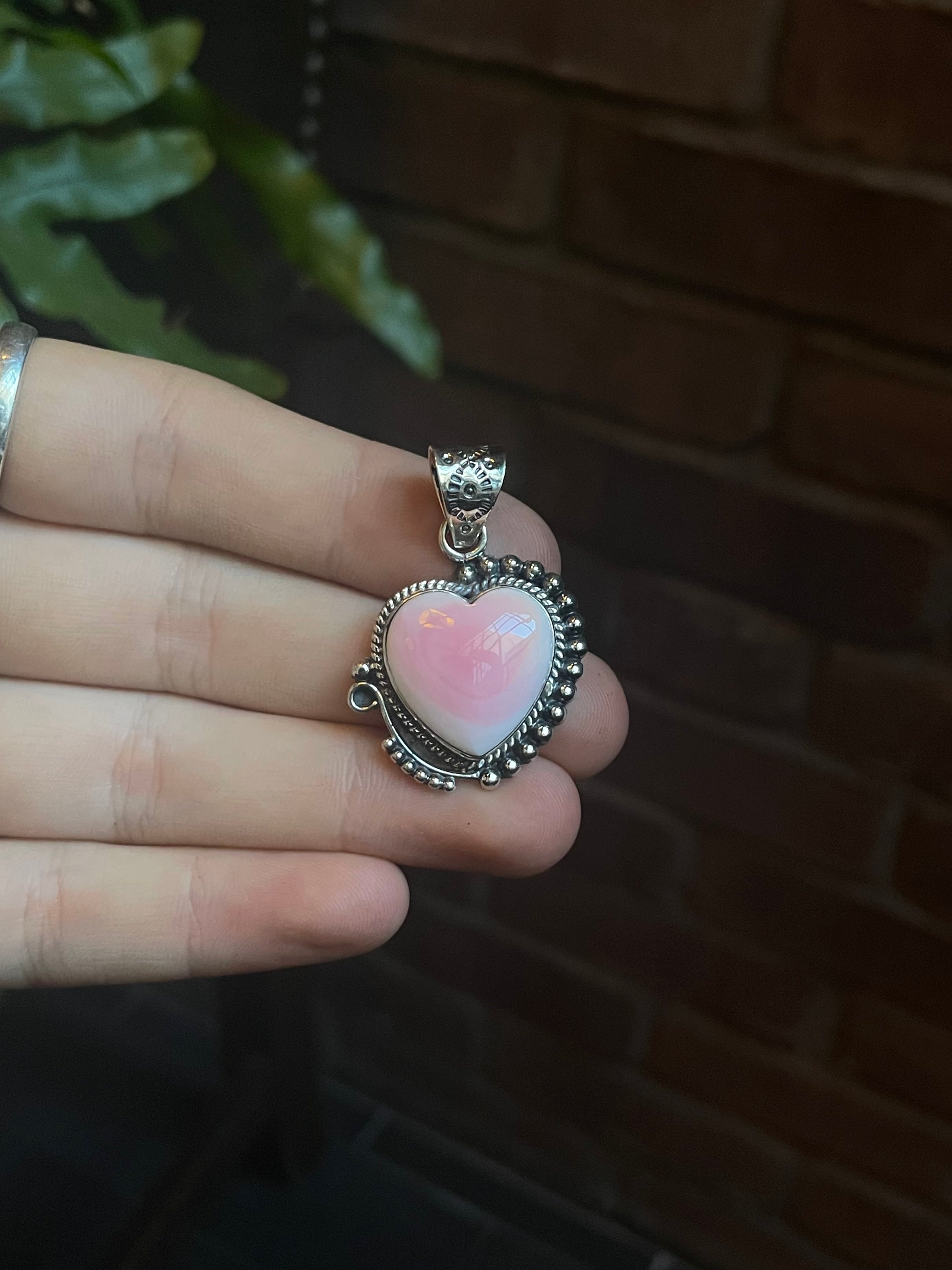 Pink Conch Heart Pendant | 925 Sterling Silver C910