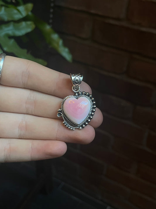 Pink Conch Heart Pendant | 925 Sterling Silver C910