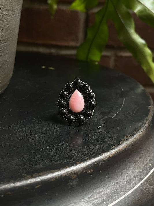 Pink Conch & Black Onyx Cluster Ring | Sterling Silver | Size 9 C592
