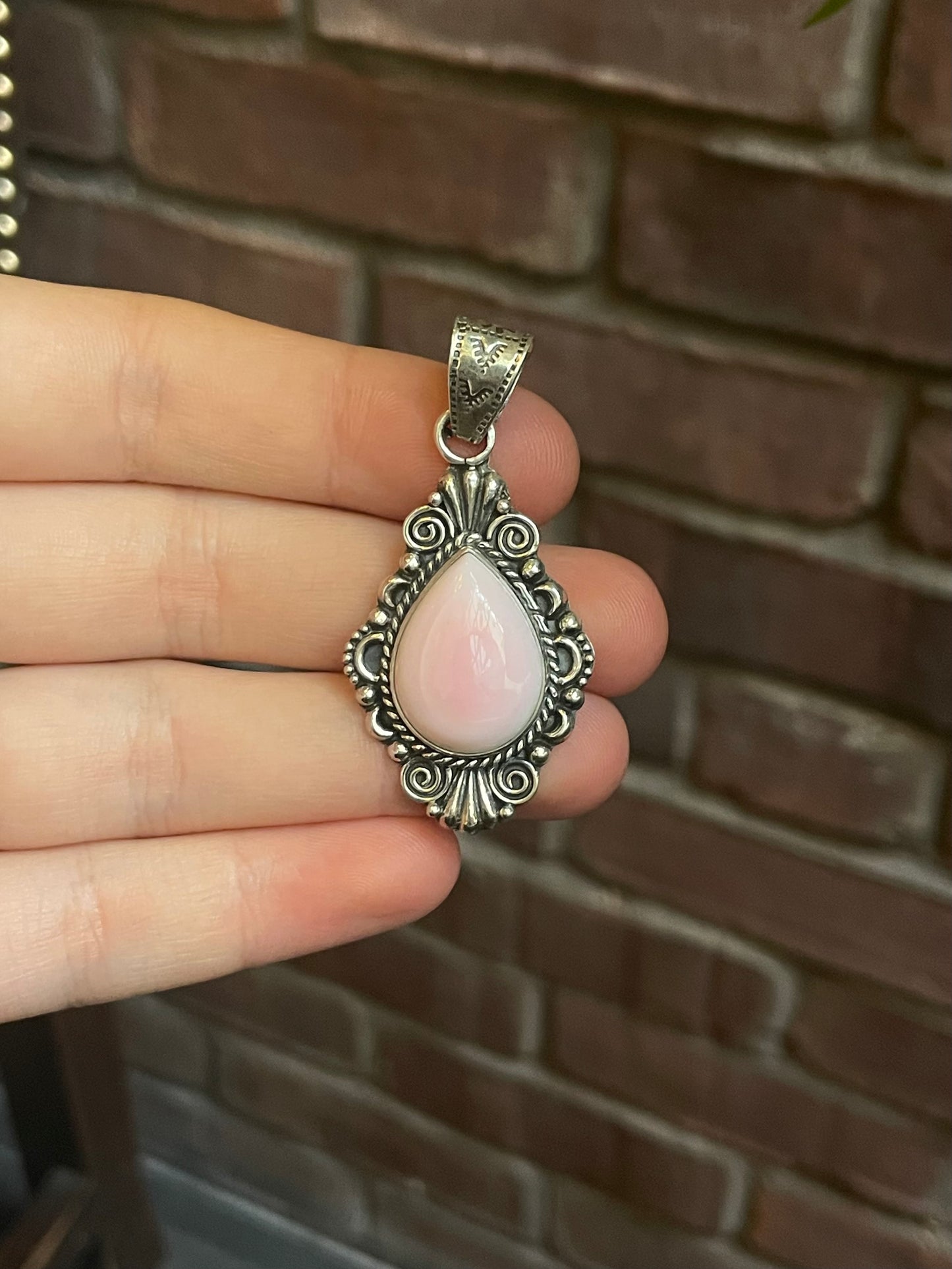 Pink Conch Pendant | 925 Sterling Silver C522