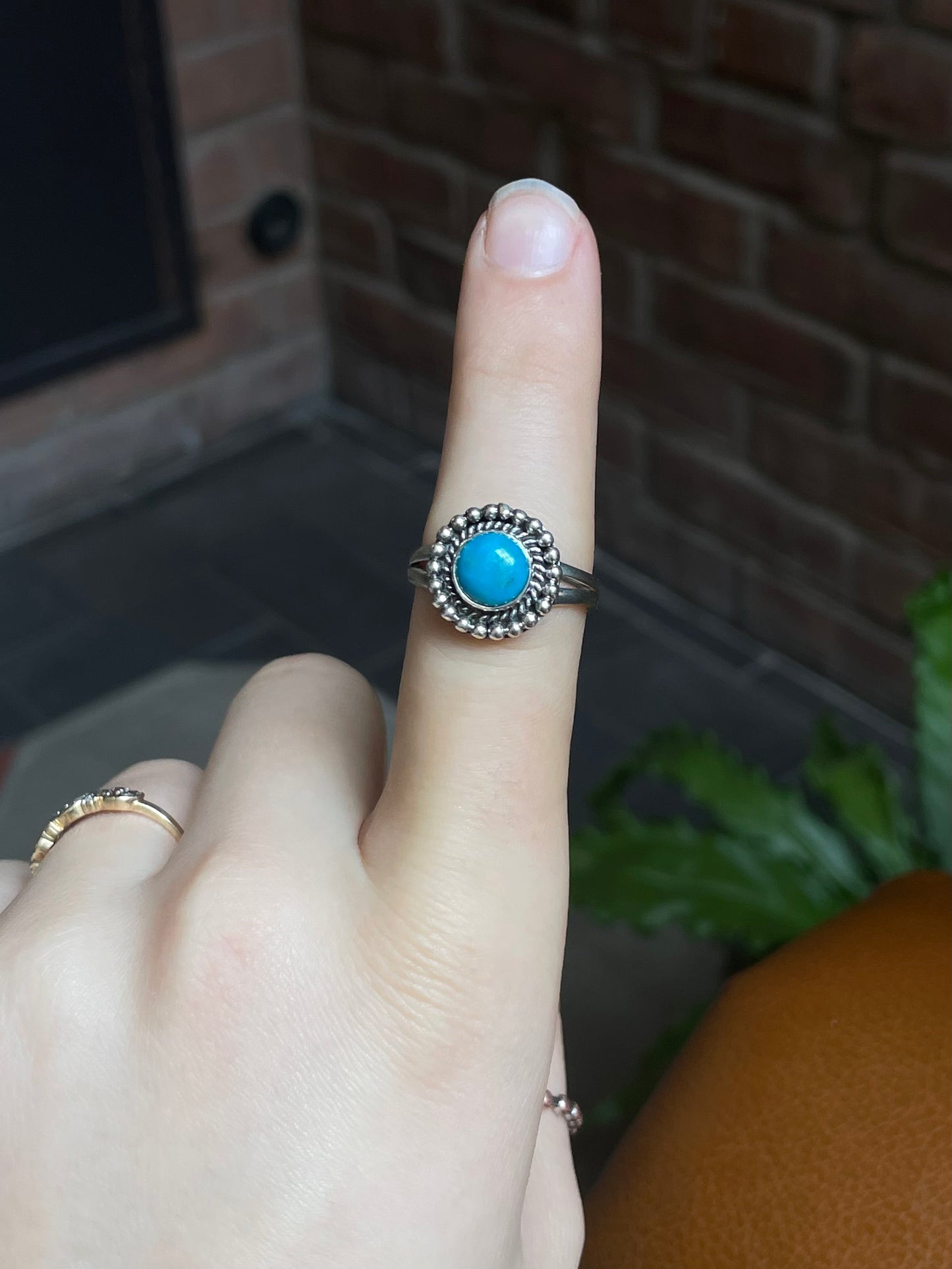 Kingman Turquoise Small Round Ring | Sterling Silver | Size 9 | A285