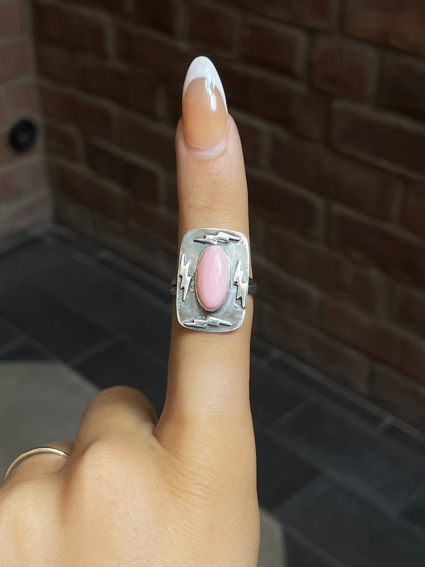 Pink Conch Lightning Ring Size 8 | Sterling Silver E905