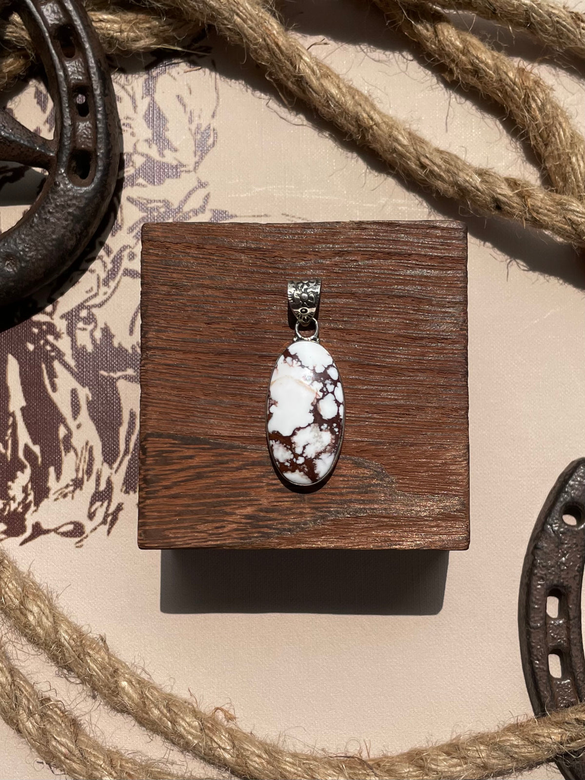 Wild Horse Oval Pendant | 925 Sterling Silver G700