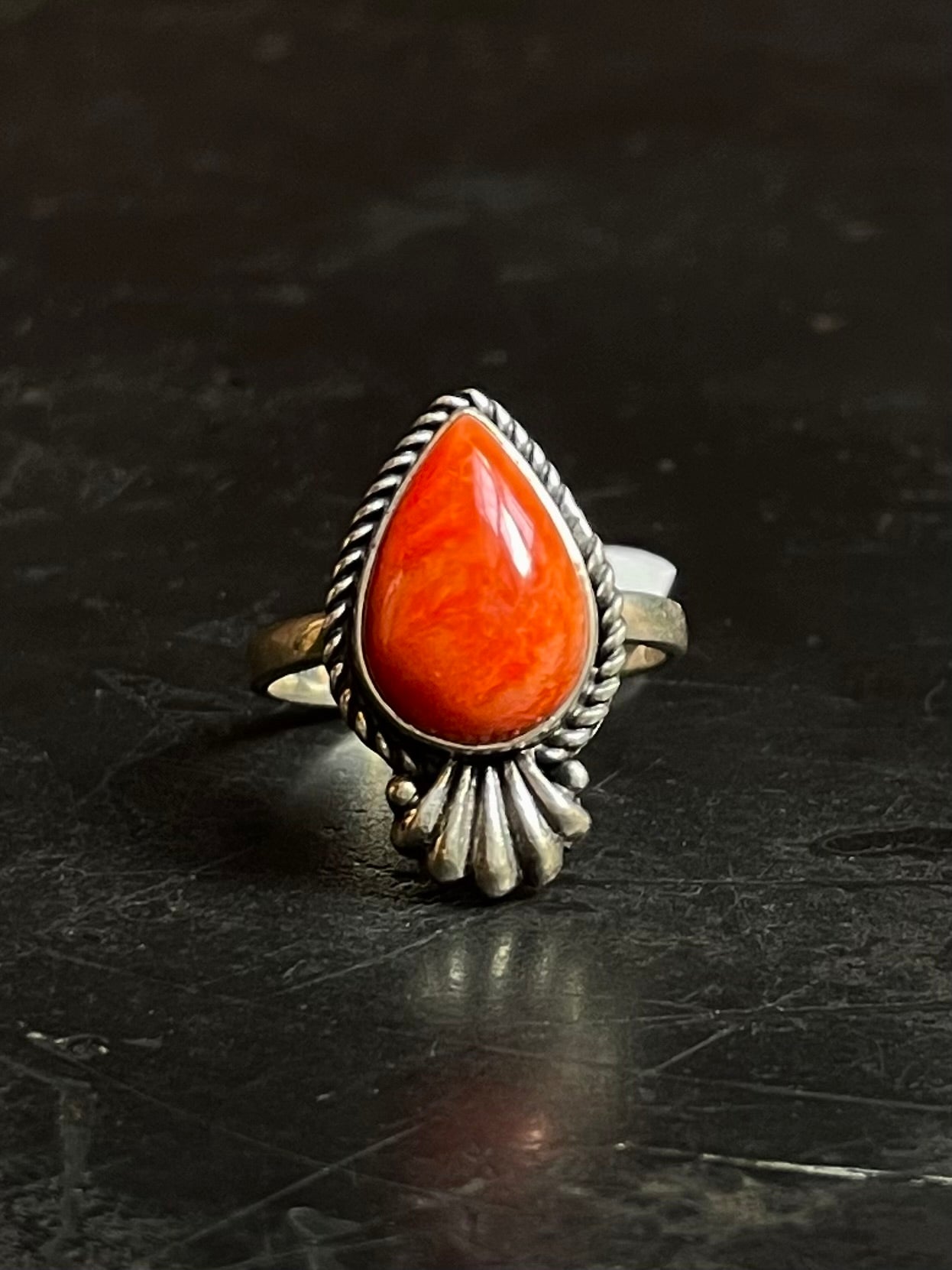 Spiny Oyster Teardrop Ring | Sterling Silver | Size 9 | A735