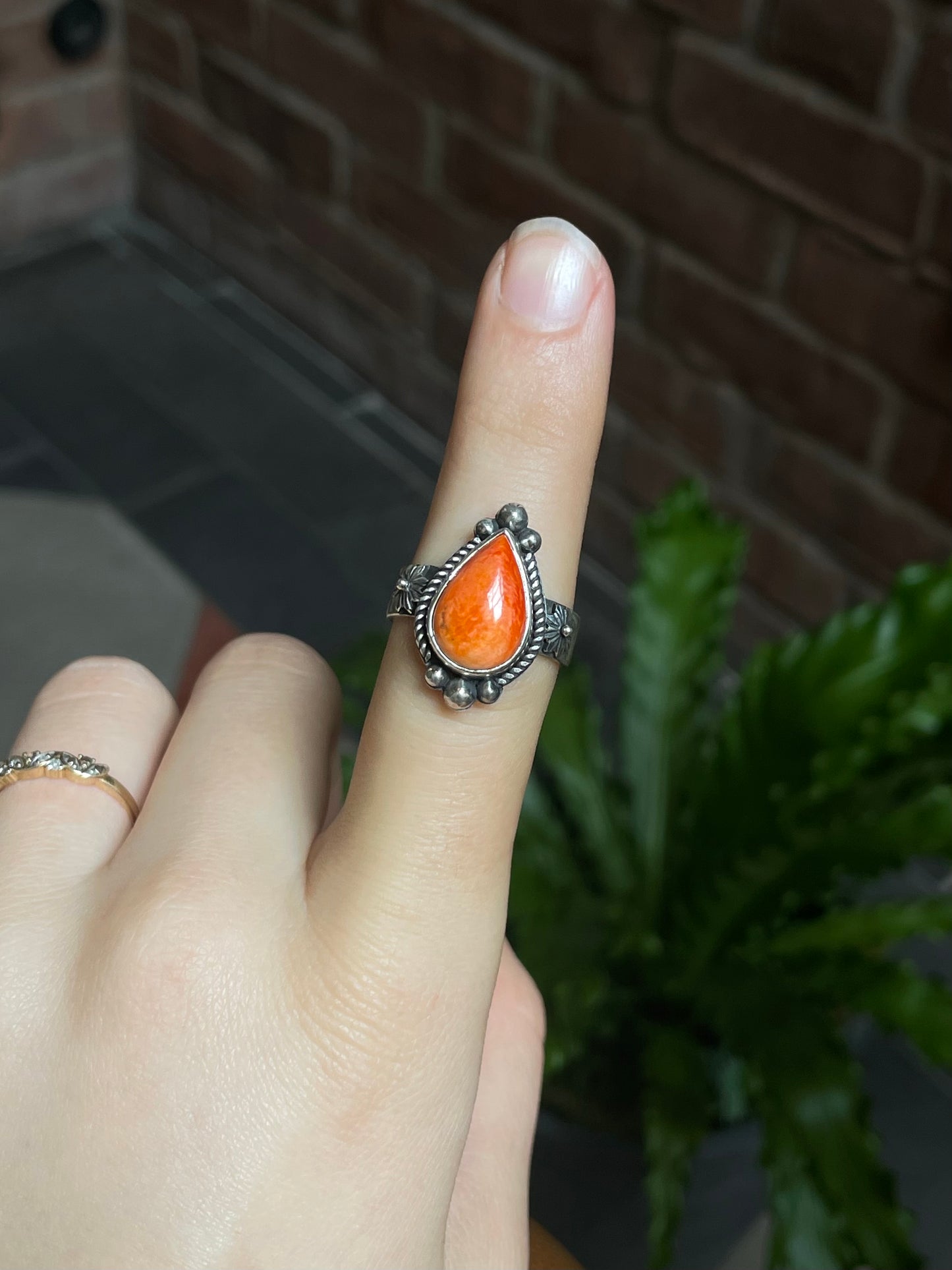 Spiny Oyster Tear Drop Ring | 925 Sterling Silver Size 7.25 E442