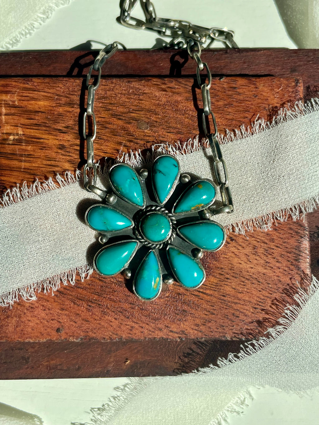 Kingman Turquoise Flower Necklace | 925 Sterling Silver G594