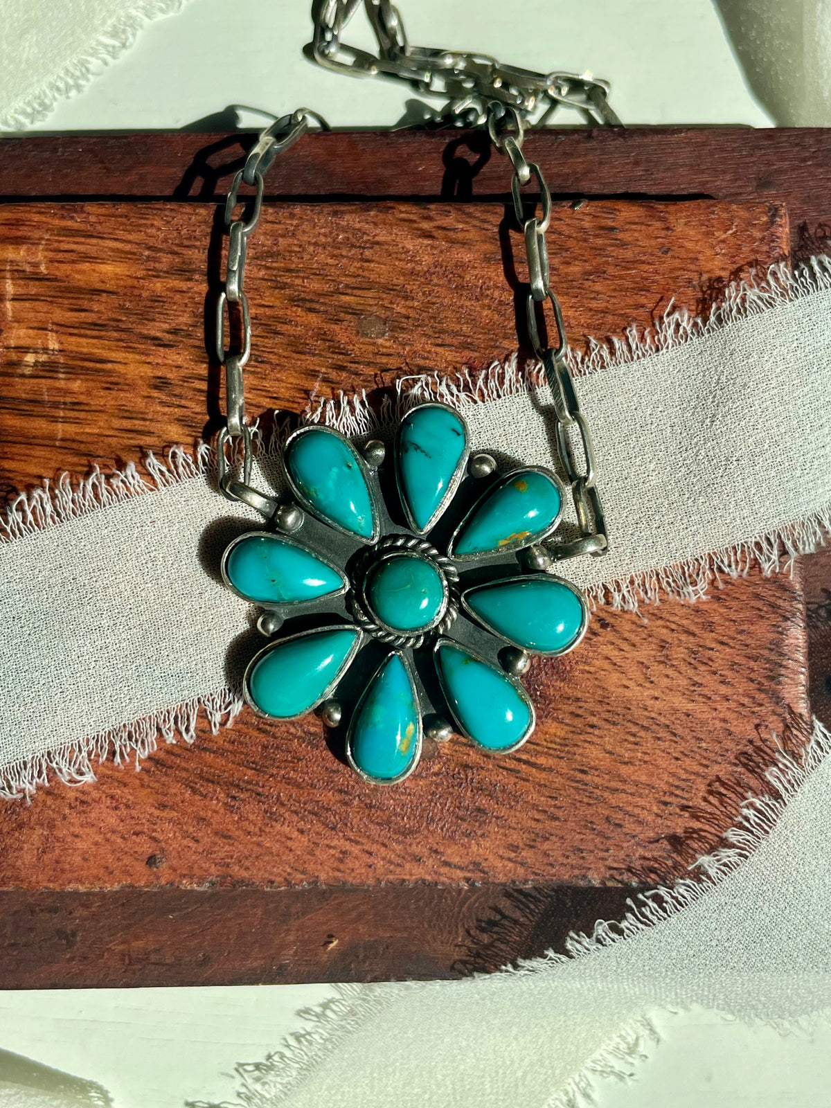 Kingman Turquoise Flower Necklace | 925 Sterling Silver G594