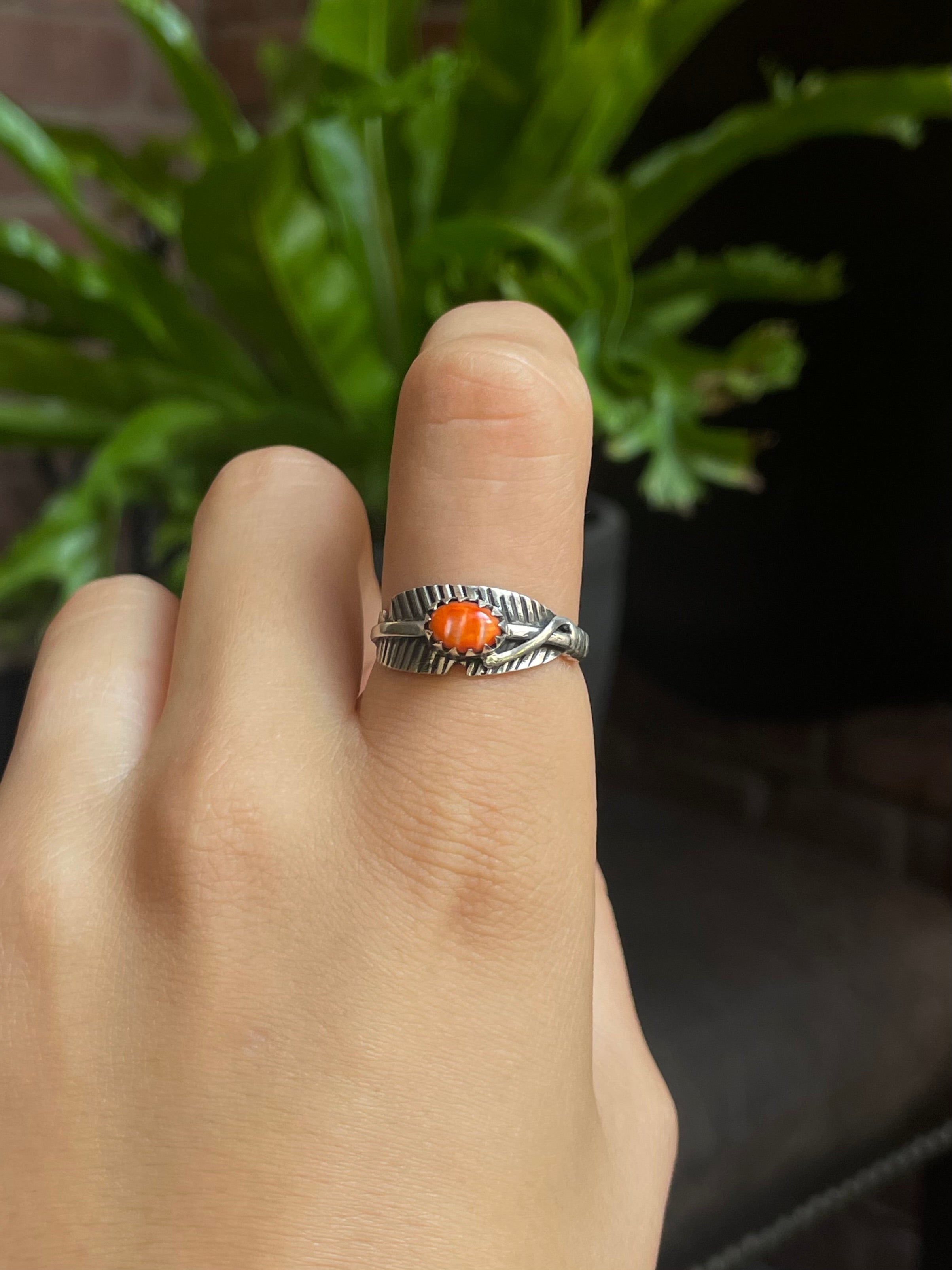 Spiny Oyster Feather Ring Size 9.5 | 925 Sterling Silver G544
