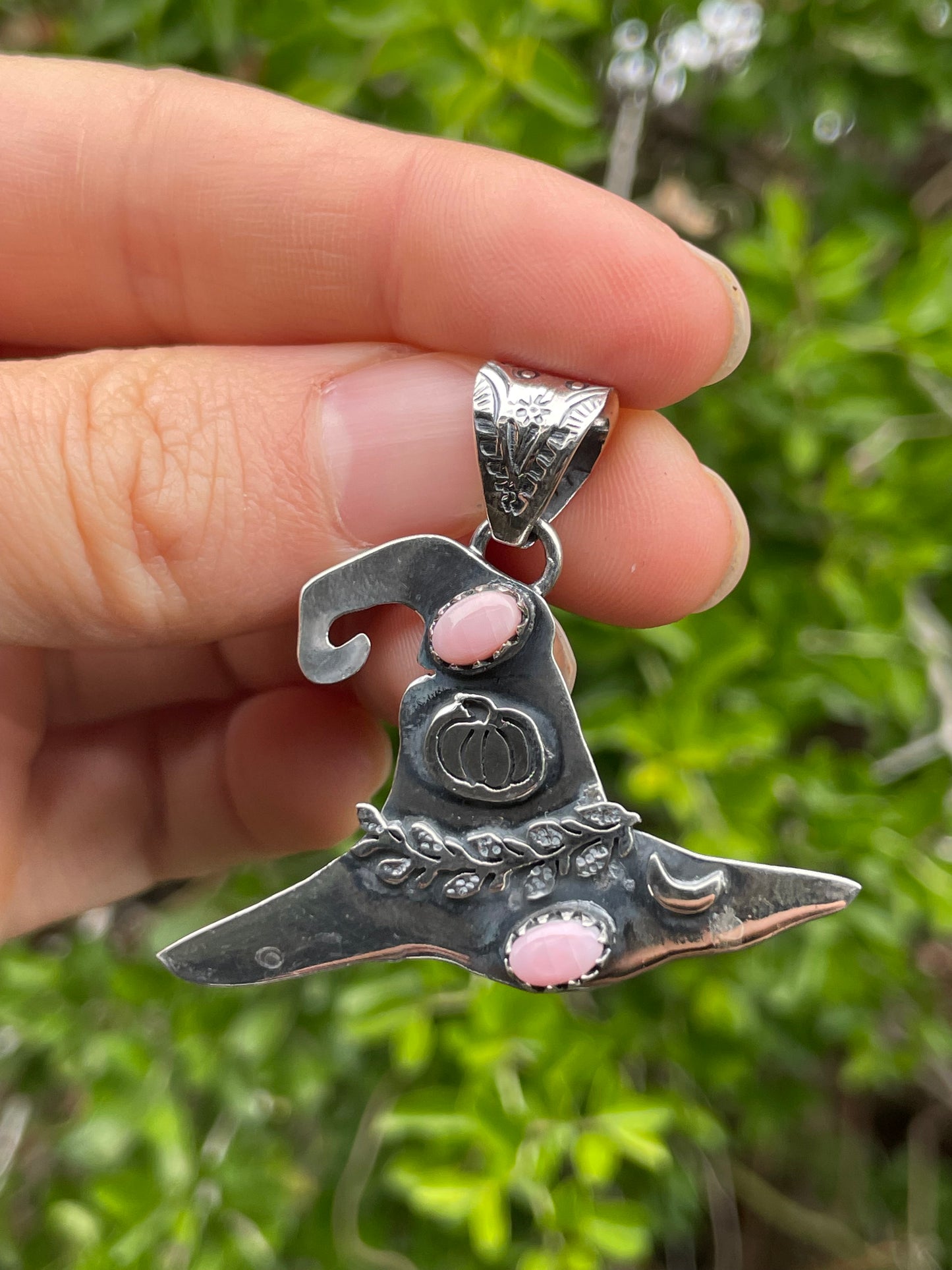Pink Conch Hat Pendant | 925 Sterling Silver B626
