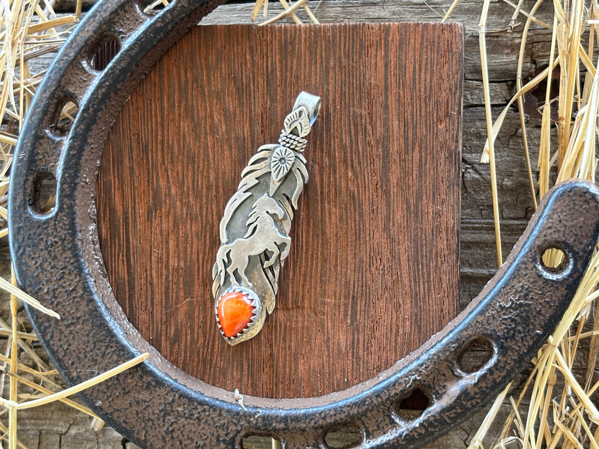 Spiny Oyster Horse Feather Pendant | 925 Sterling Silver Z15