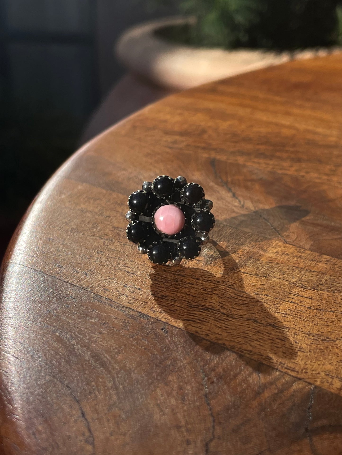 Pink Conch & Black Onyx Ring Size 9 | 925 Sterling Silver C884