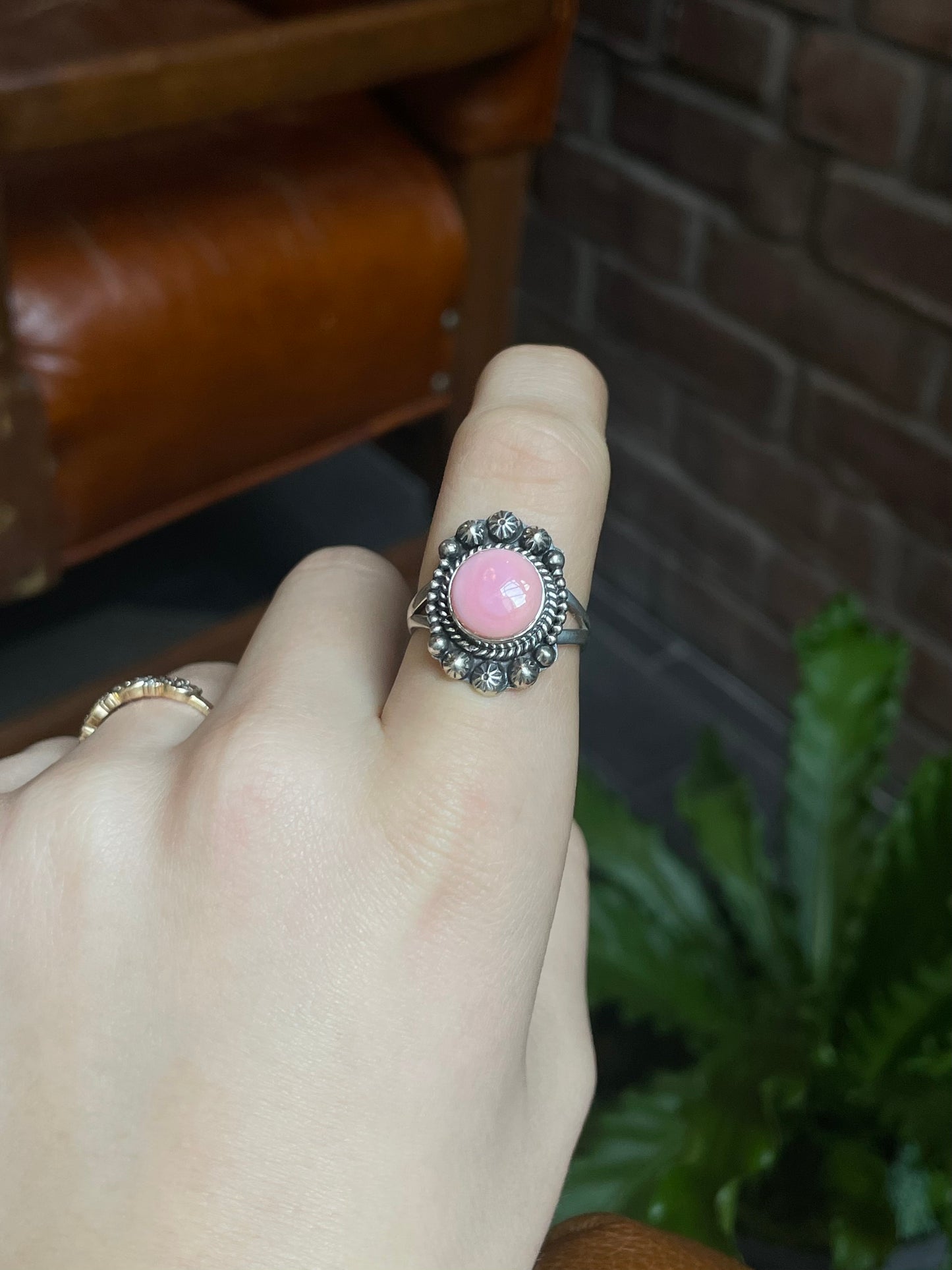Pink Conch Round Ring | Sterling Silver | Size 9 | A028