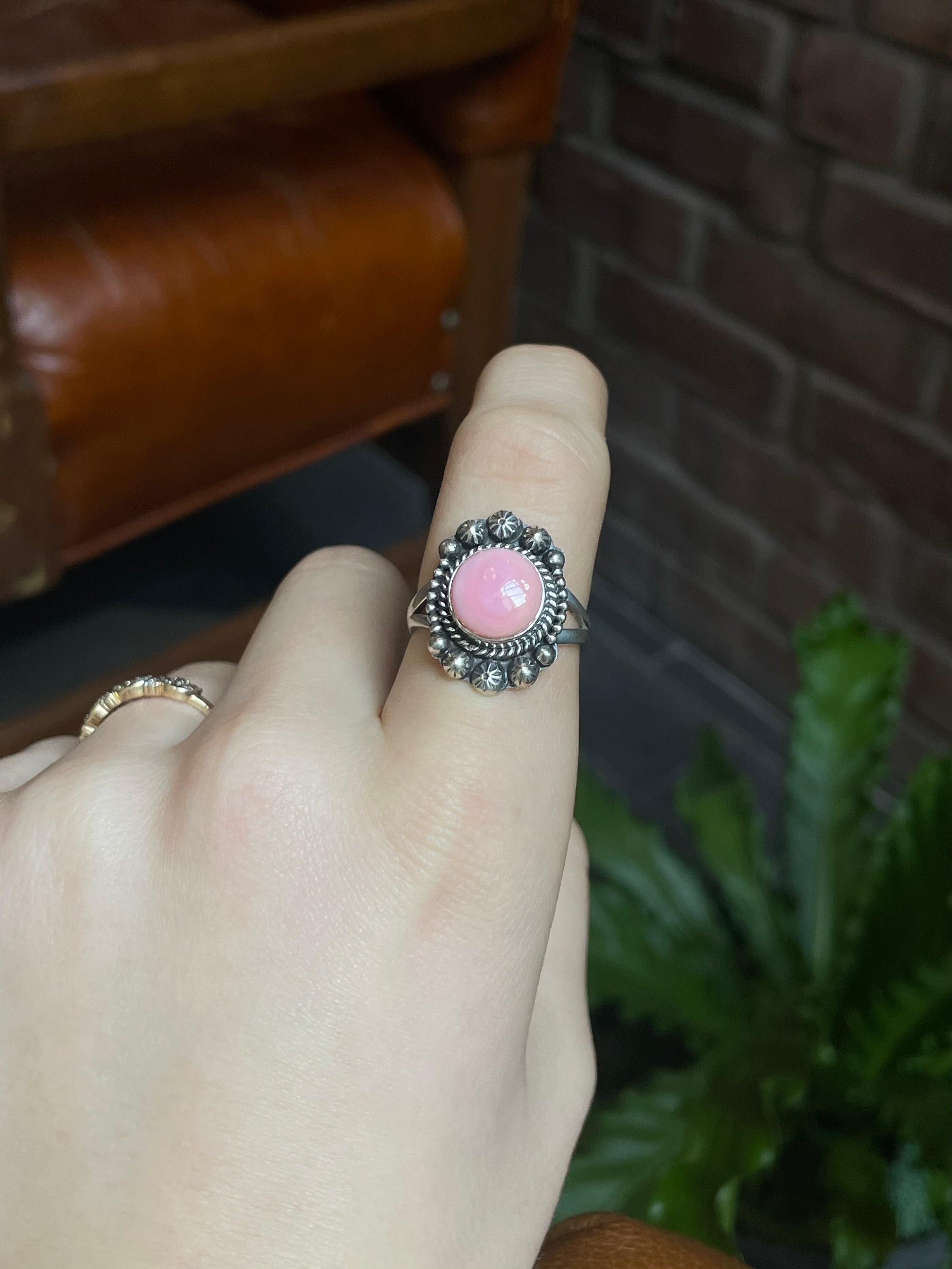 Pink Conch Round Ring | Sterling Silver | Size 9 | A028