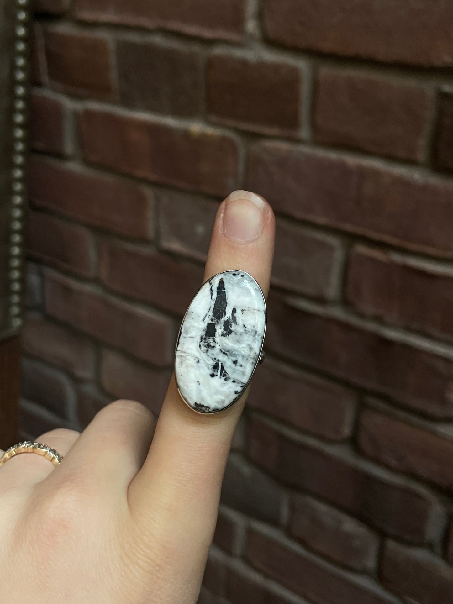 White Buffalo Ring | 925 Sterling Silver Size 7 E202