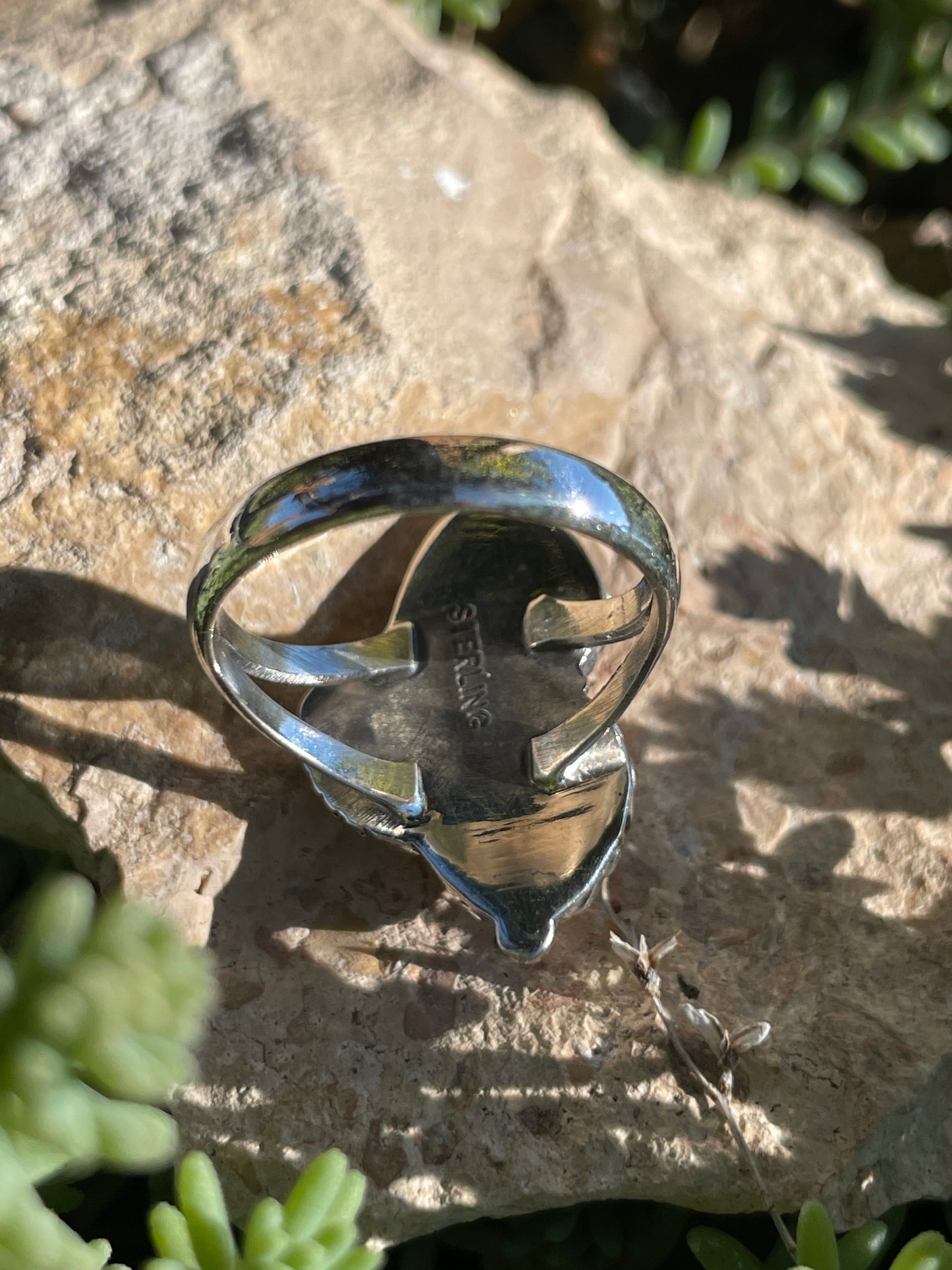 Spiny Oyster Feather Ring Size 9 | 925 Sterling Silver B679