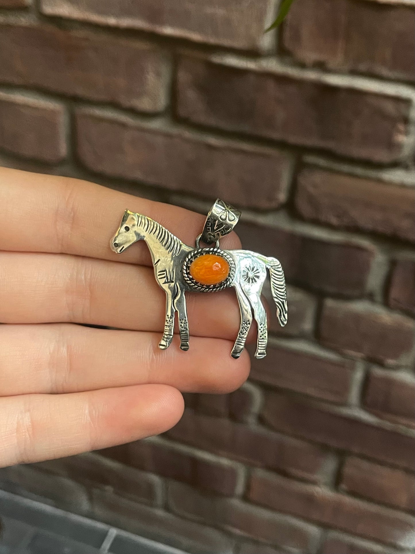 Spiny Oyster Horse Pendant | 925 Sterling Silver C541