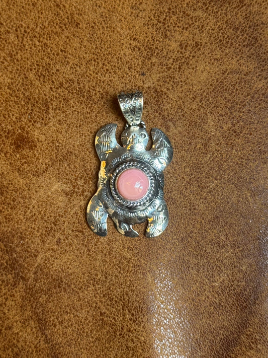 Pink Conch Animal Pendant | Sterling Silver | A810