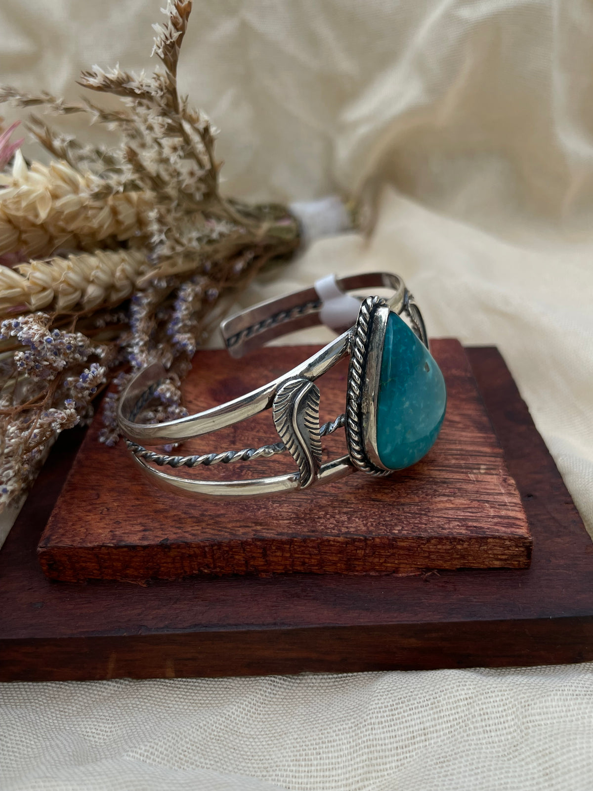 Turquoise Teardrop Cuff Bracelet | 925 Sterling Silver D272