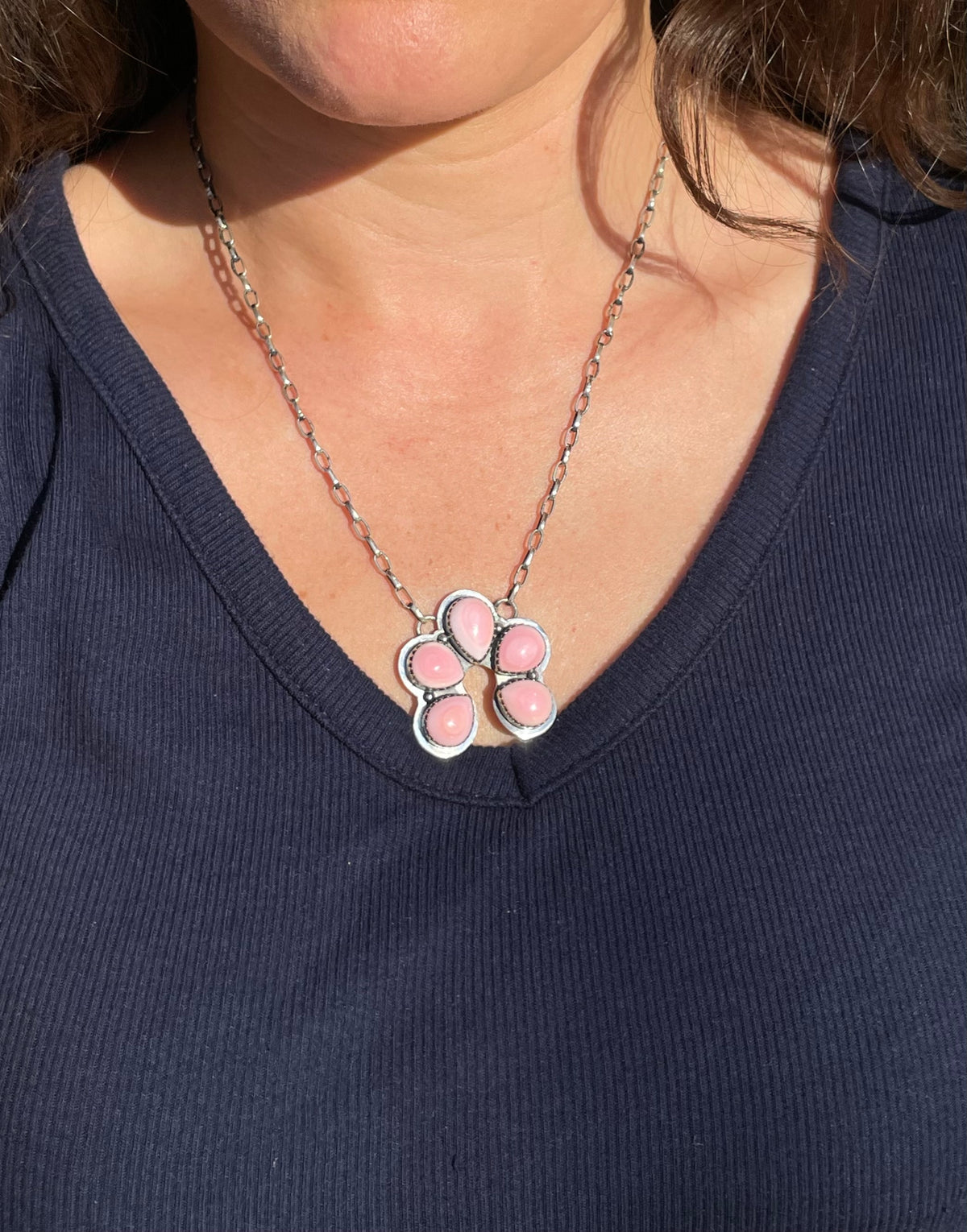 Pink Conch Naja Necklace | Petite Cluster Drop | 925 Silver E578