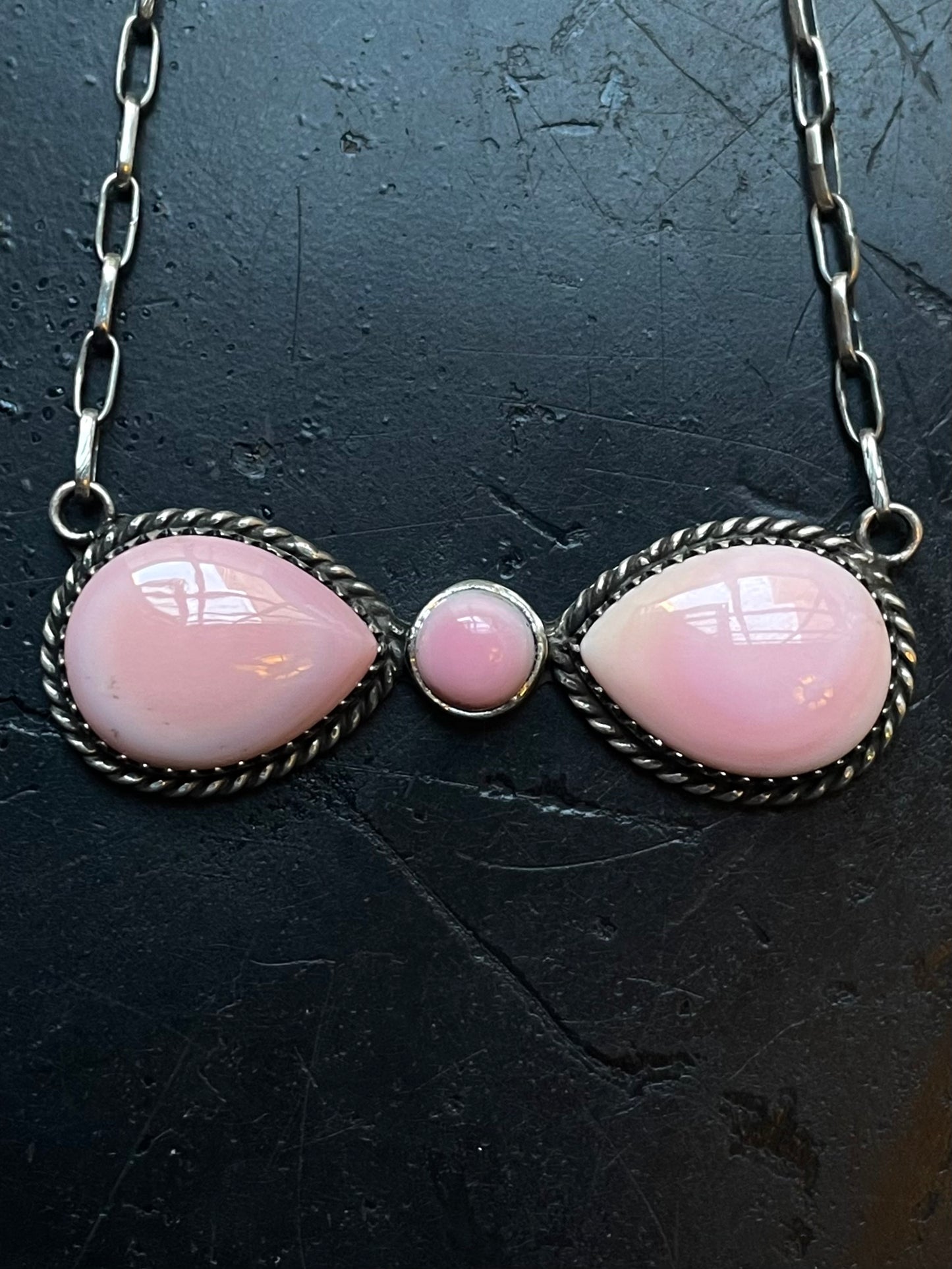 Pink Conch Necklace | Double Teardrop Bar | 925 Silver E570