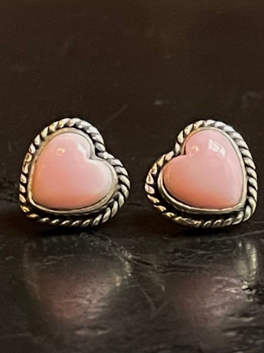 Pink Conch Heart Stud Earrings | 925 Sterling Silver G177