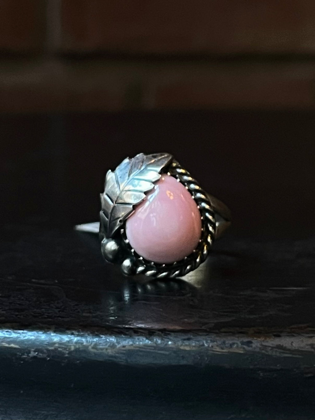 Oval Leaf Pink Conch Ring | Sterling Silver | Size 6 | A274