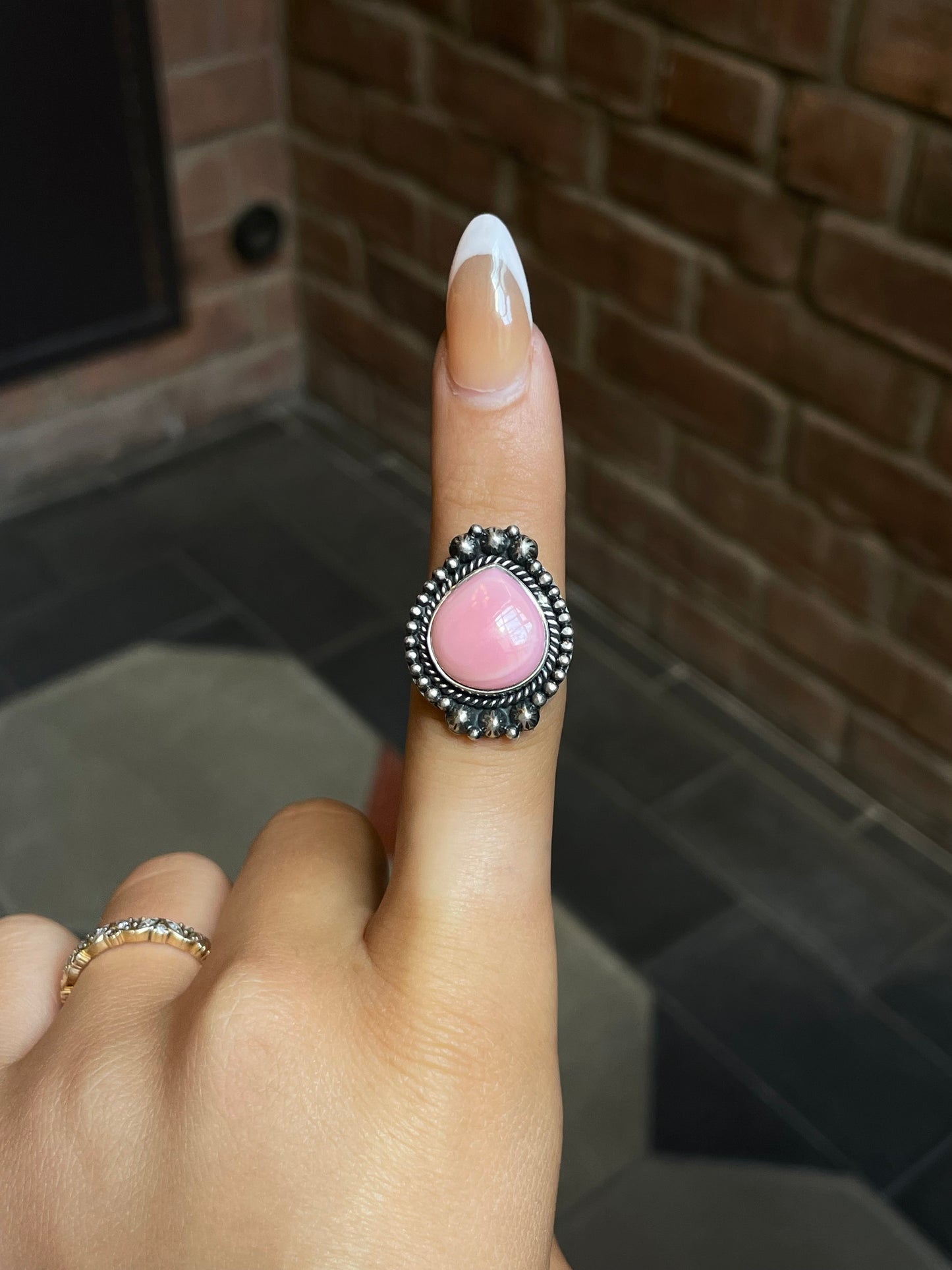 Pink Conch Oval Ring | Sterling Silver | Size 7.75 | A325