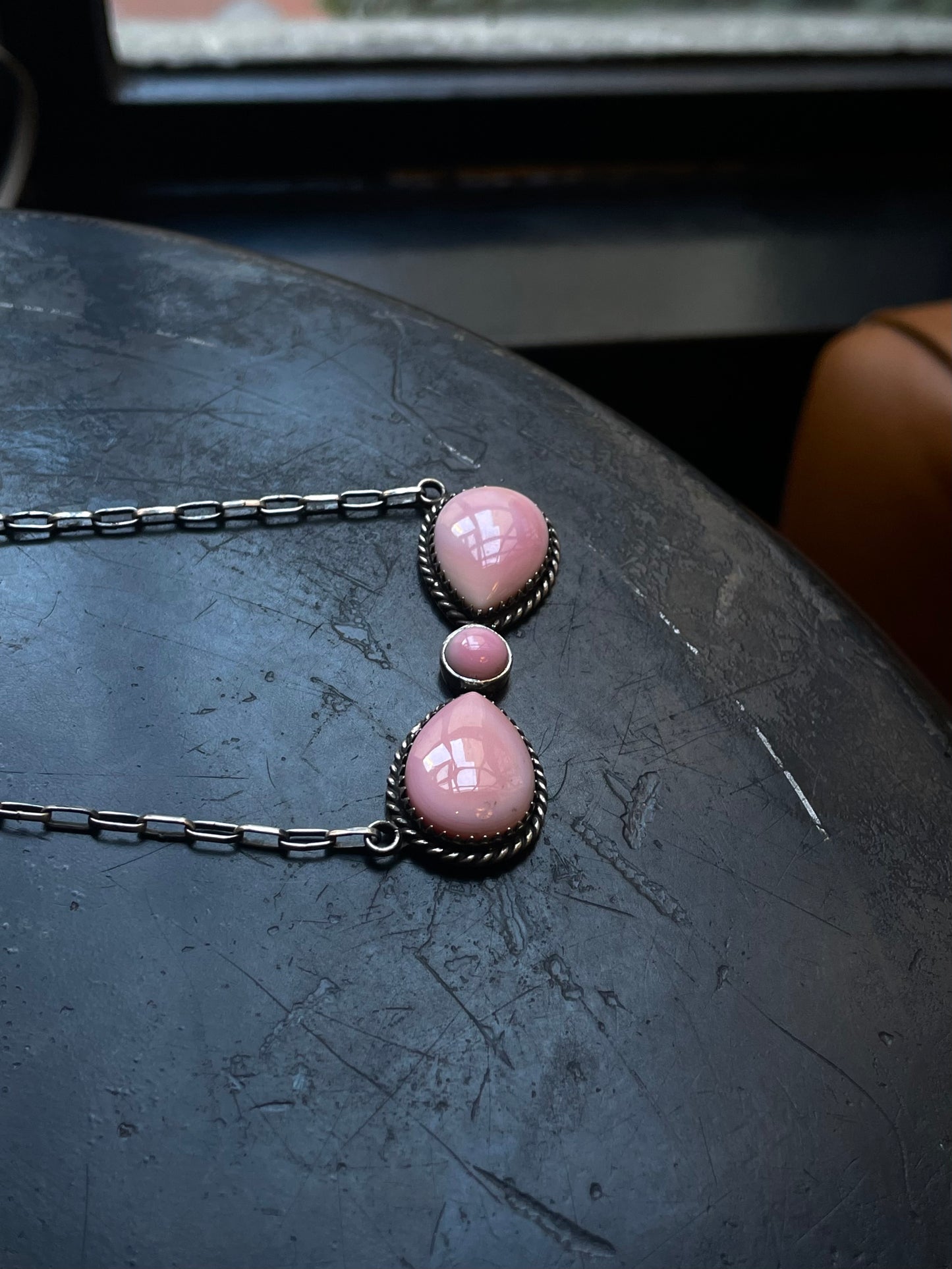 Pink Conch Necklace | Double Teardrop Bar | 925 Silver E570