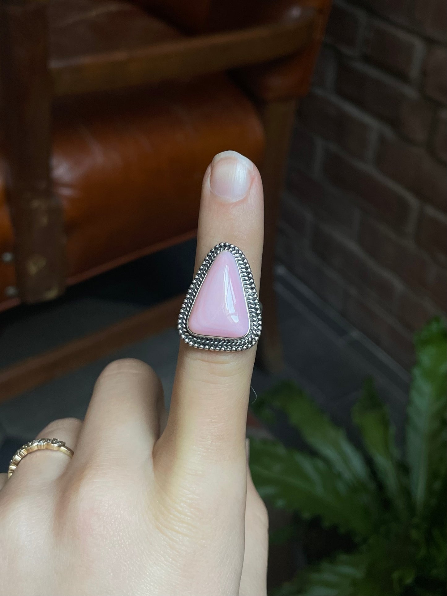 Twisted Wire Pink Conch Ring | Sterling Silver | Size 7 | A463
