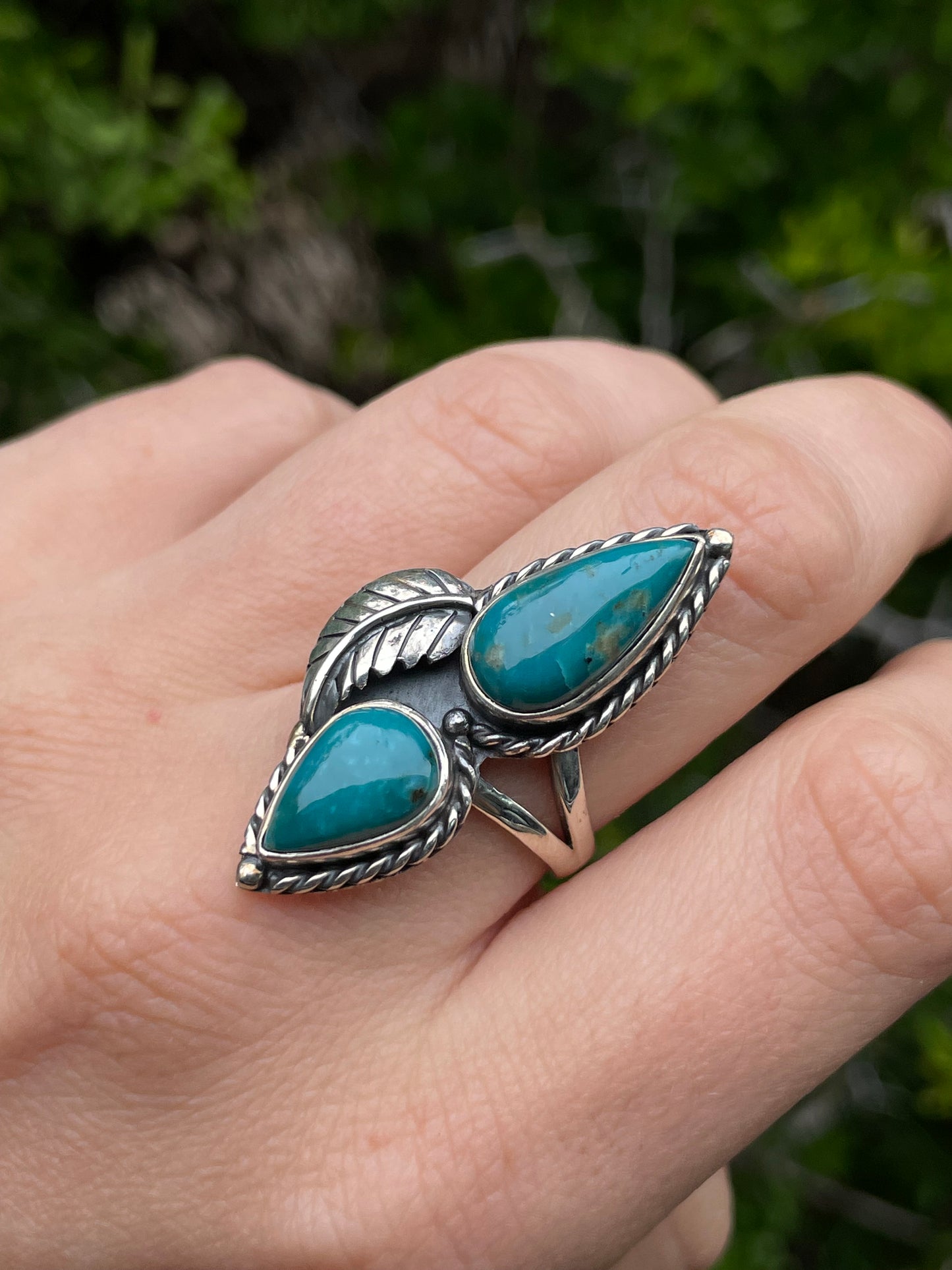 Kingman Turquoise Leaf Ring | Sterling Silver | Size 8.5 B763