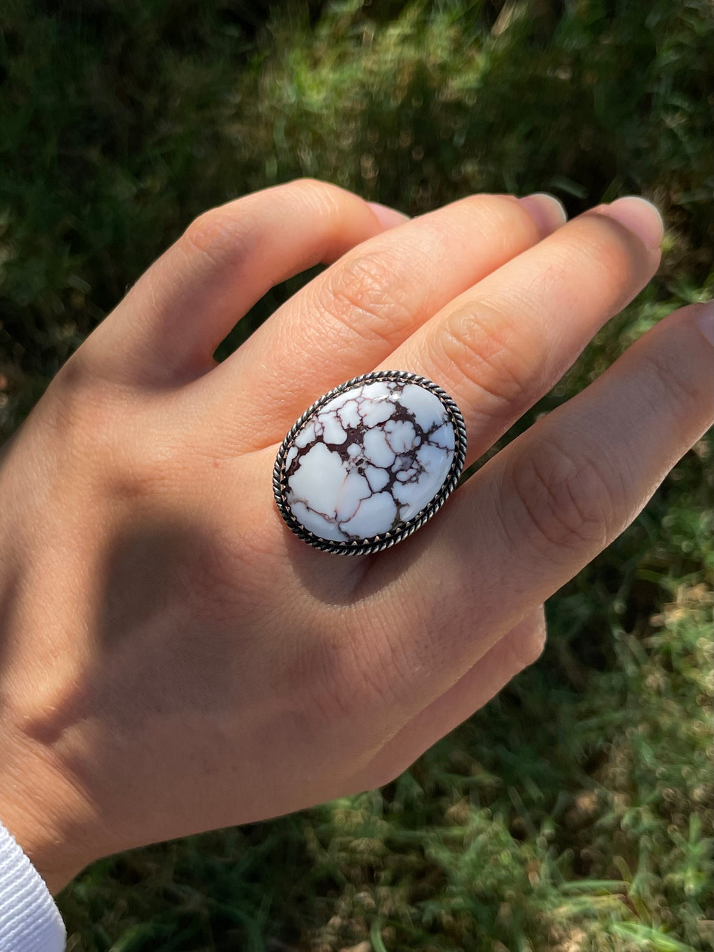 Wild Horse Oval Ring Size 9 | 925 Sterling Silver D313