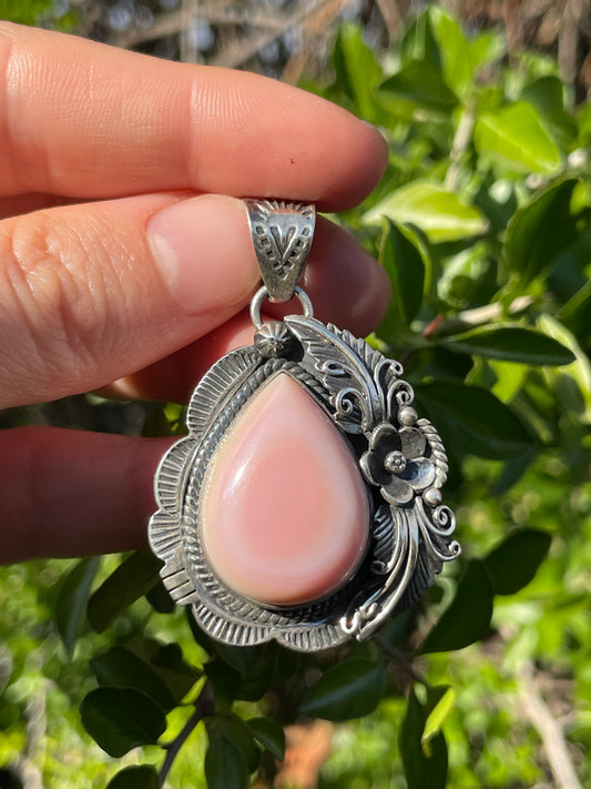 Pink Conch Teardrop Pendant | Sterling Silver 925 B695