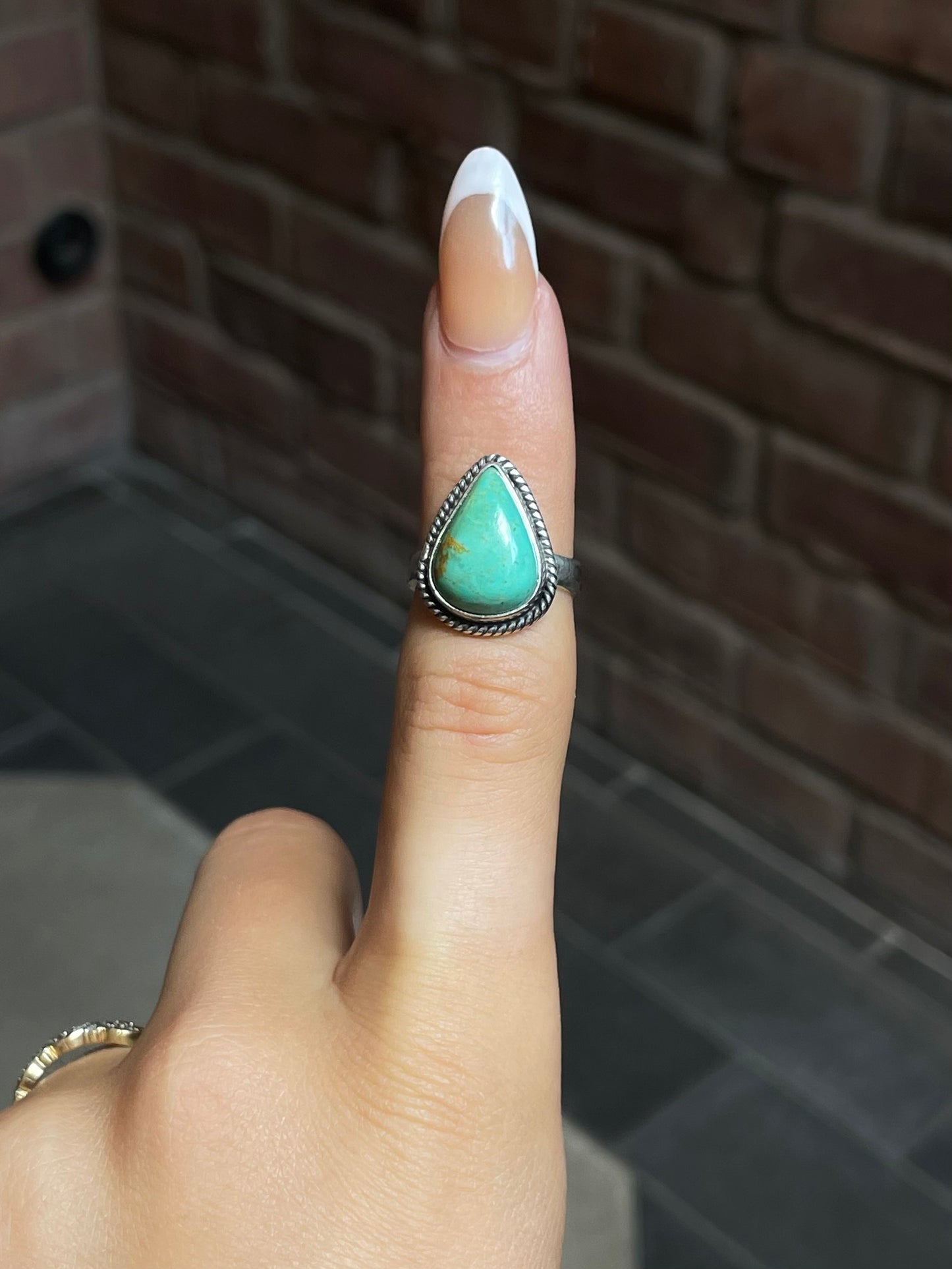 Kingman Turquoise Oval Ring | Sterling Silver | Size 6 | A450