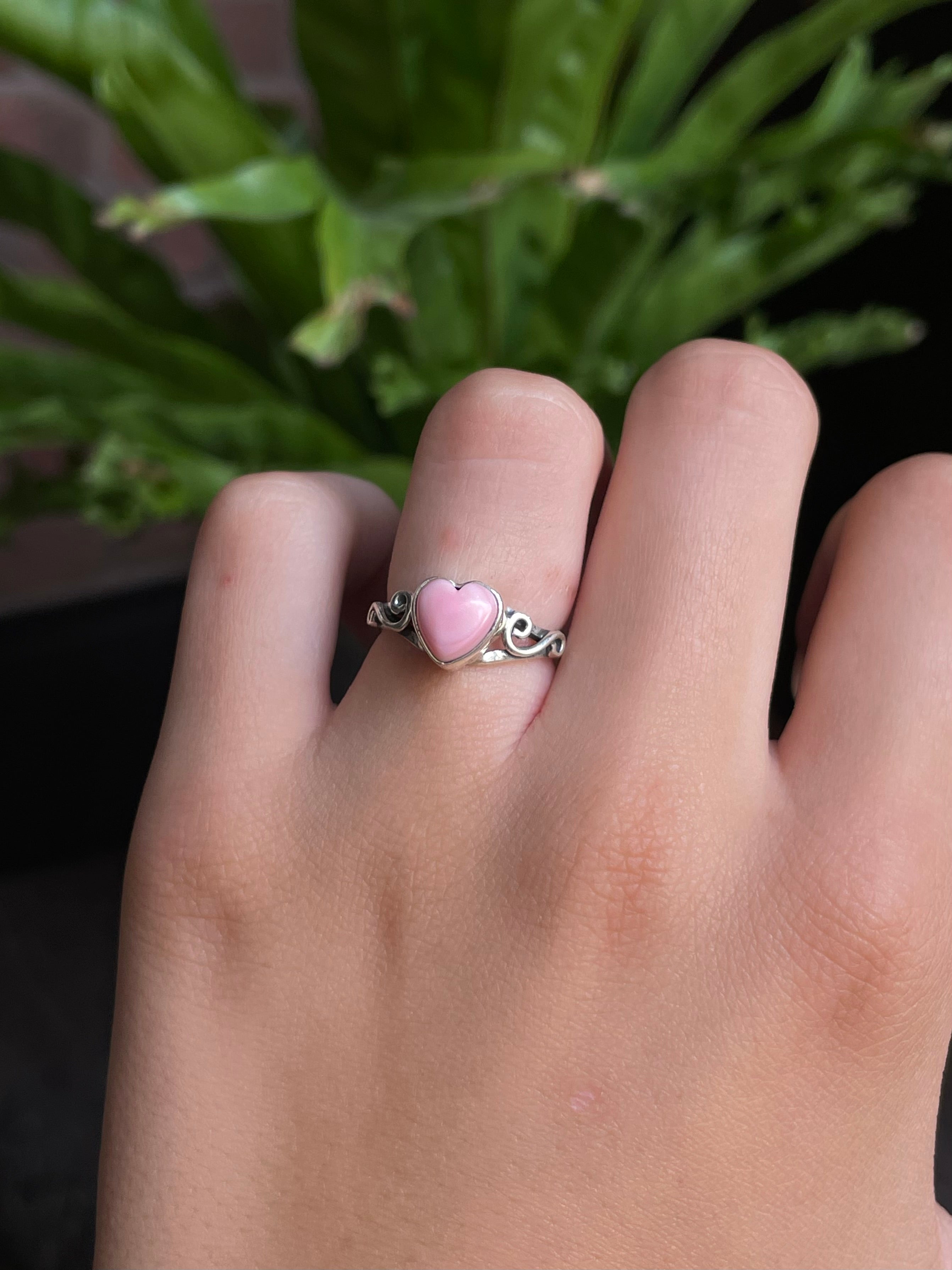 Pink Conch Heart Ring Size 6.5 | 925 Sterling Silver G536