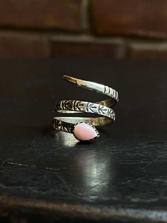 Pink Conch Snake Ring | 925 Sterling Silver Size 7.5 E459