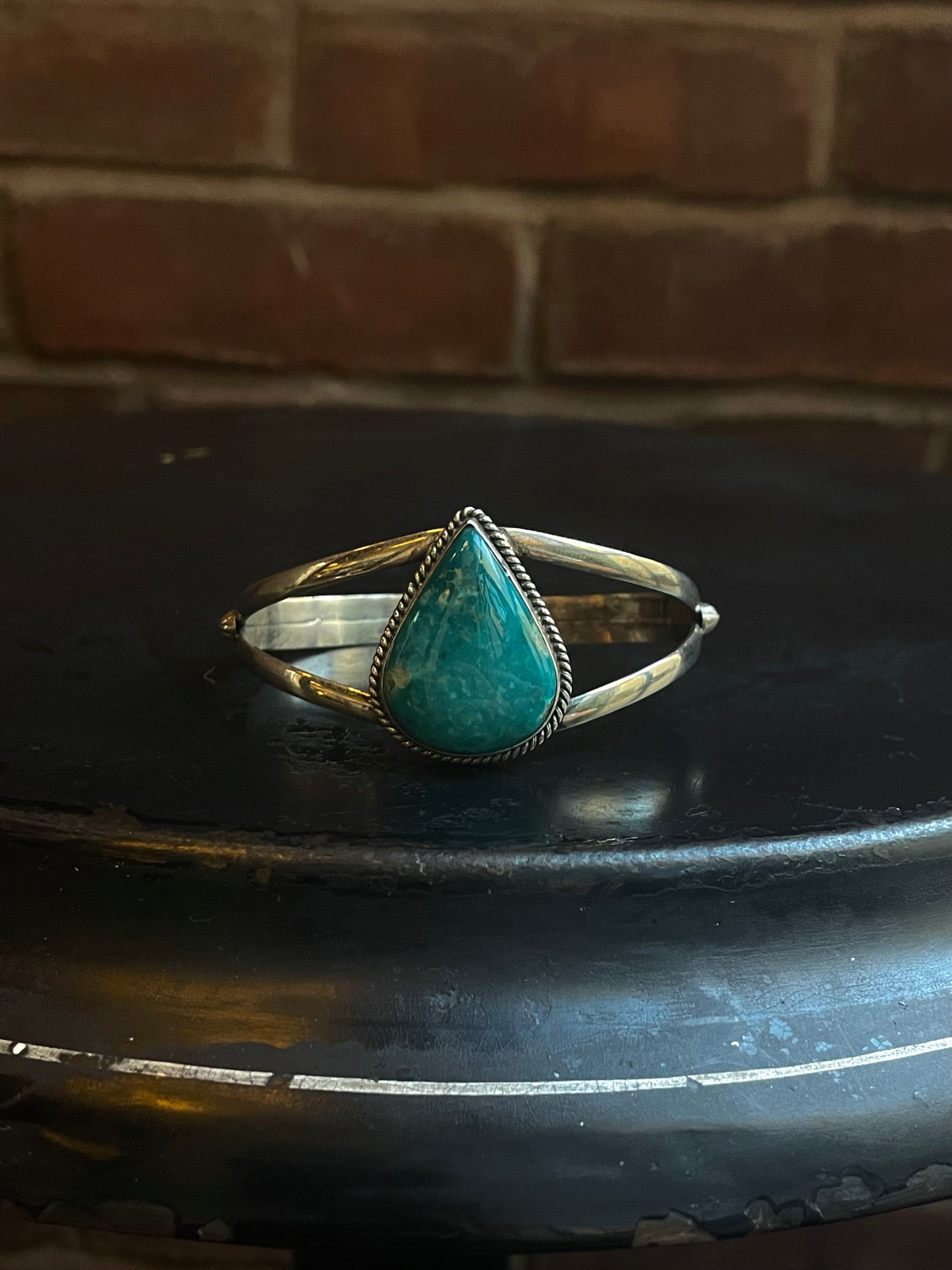 Kingman Turquoise Teardrop Cuff Bracelet | 925 Sterling Silver C901