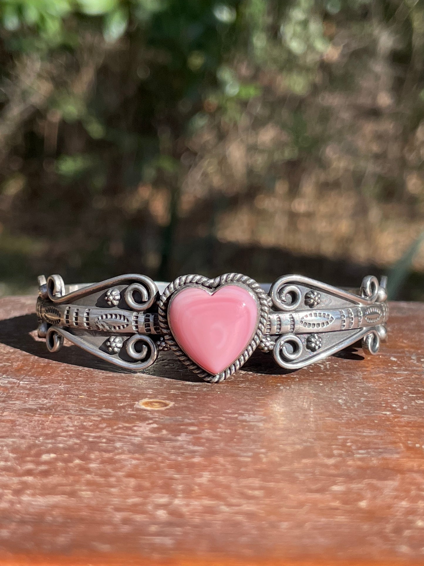 Pink Conch Heart Cuff | 925 Sterling Silver D114