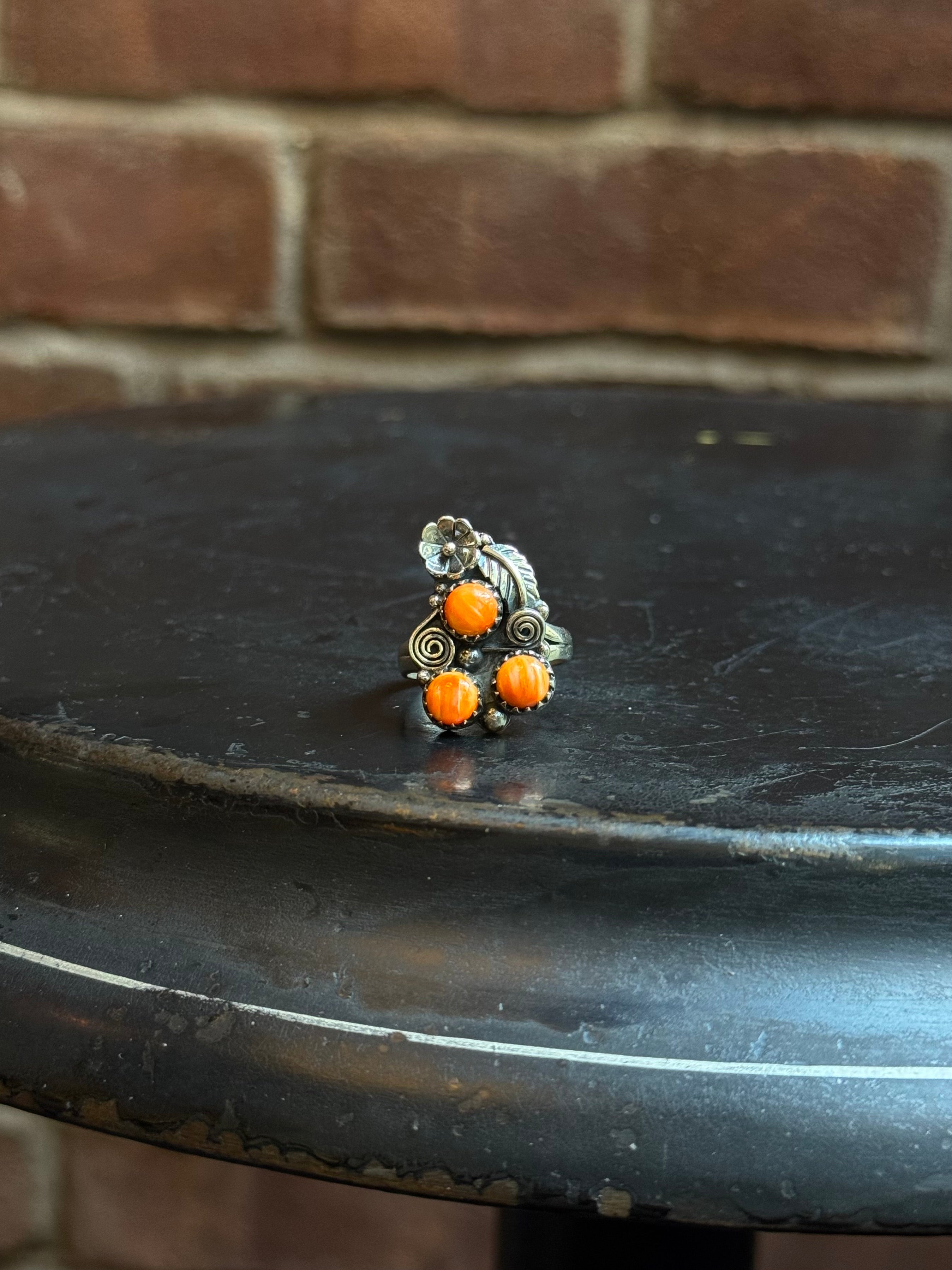 Spiny Oyster Floral Ring Size 9 | 925 Sterling Silver C462
