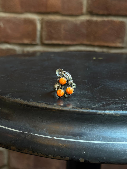 Spiny Oyster Floral Ring Size 9 | 925 Sterling Silver C462